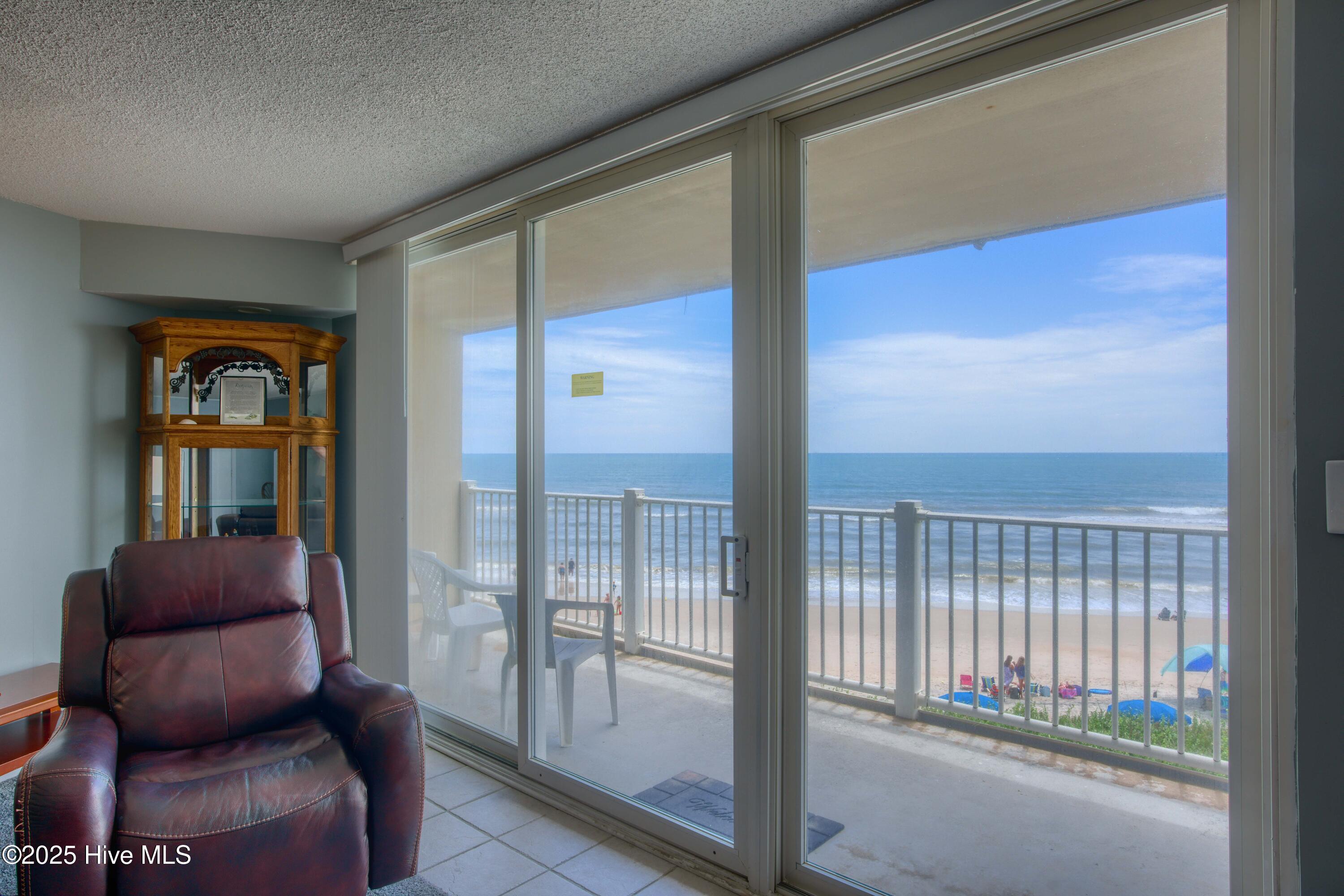 2000 New River Inlet Road, 1207