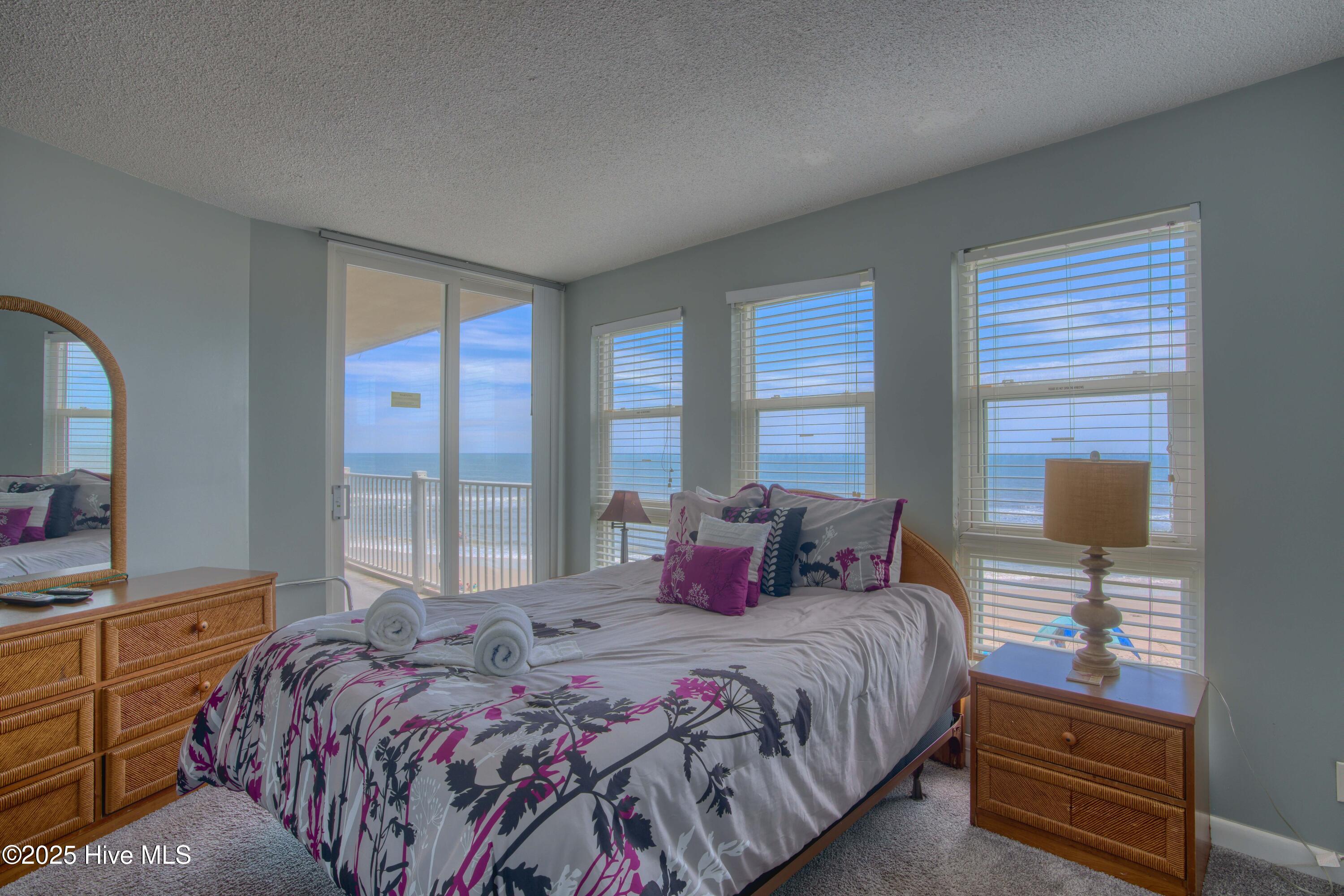 2000 New River Inlet Road, 1207