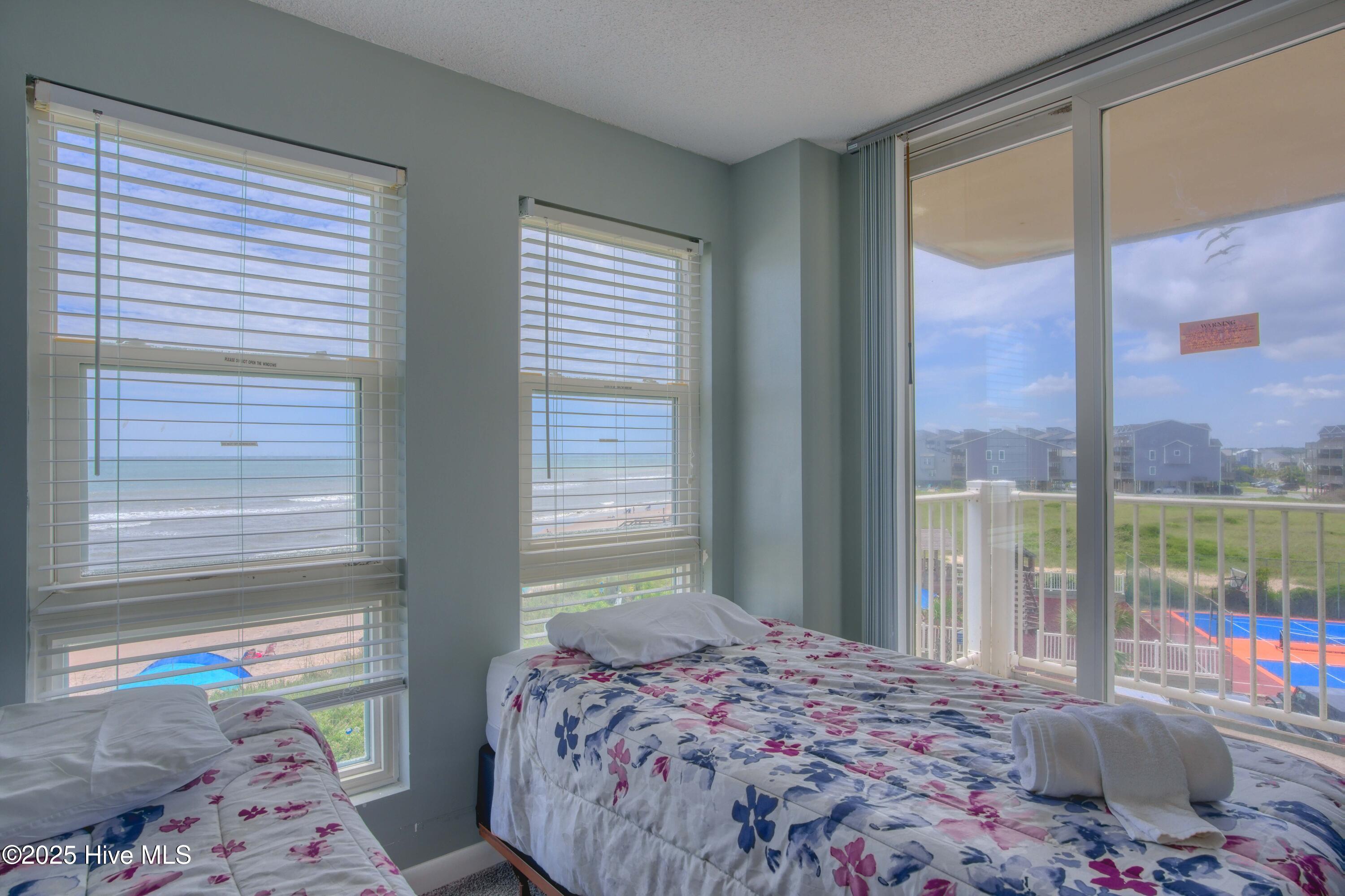 2000 New River Inlet Road, 1207