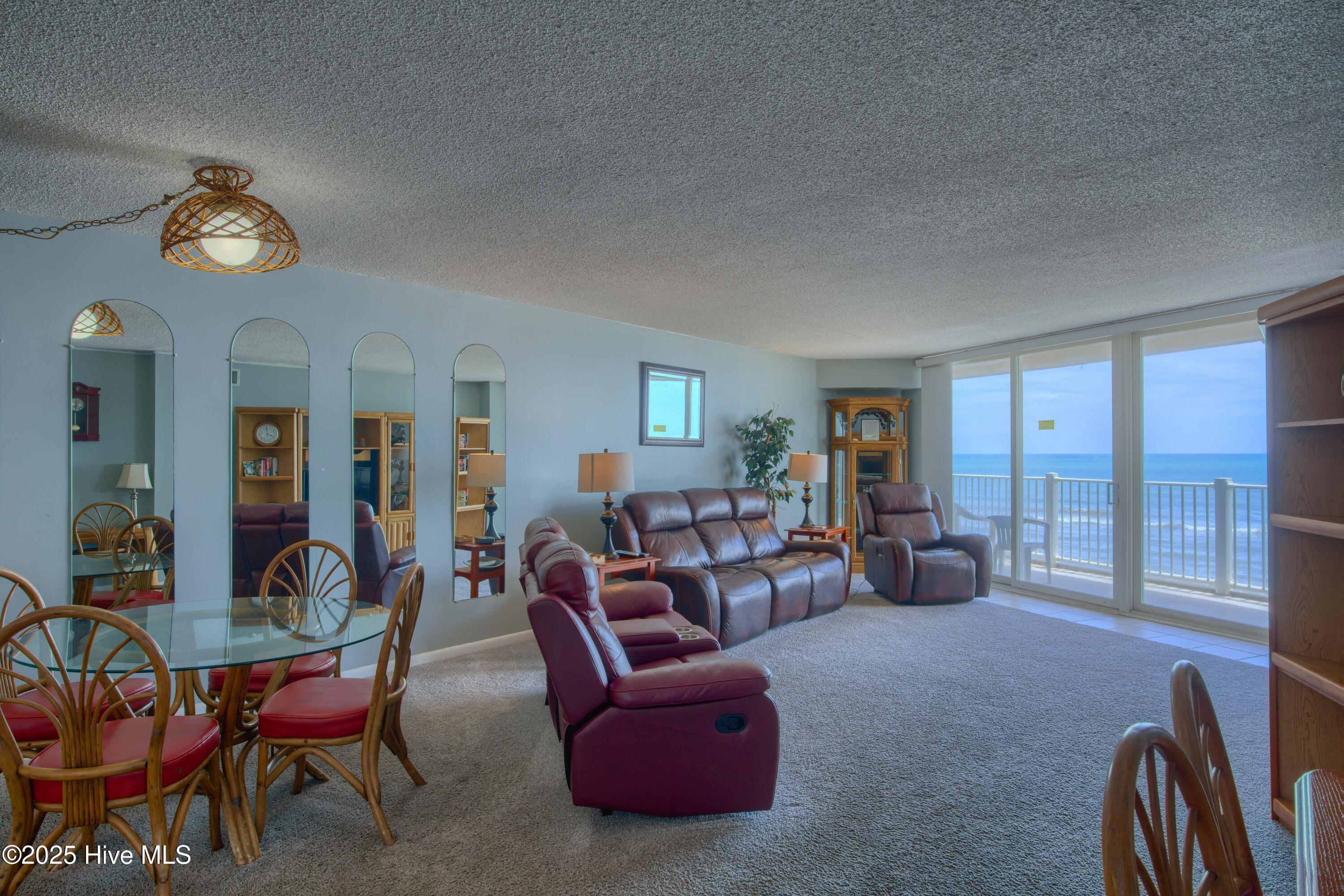 2000 New River Inlet Road, 1207