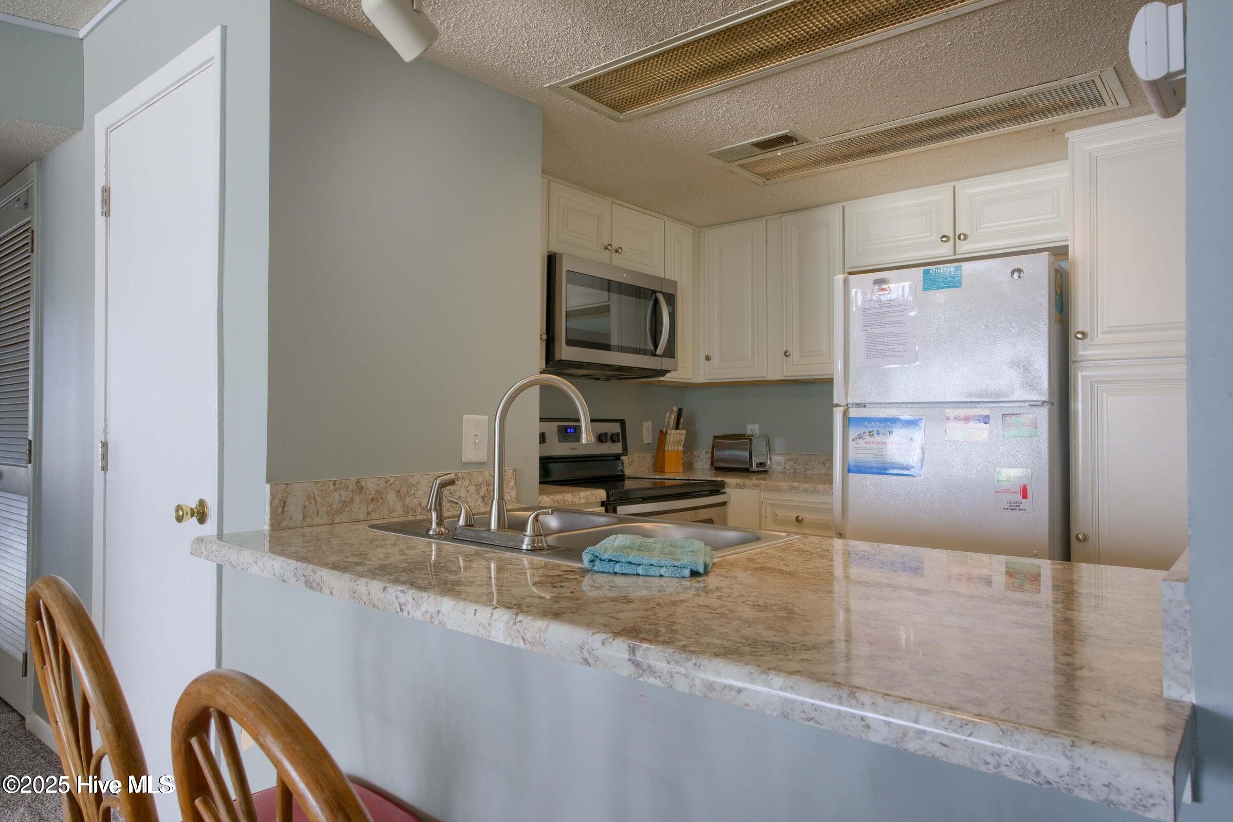 2000 New River Inlet Road, 1207