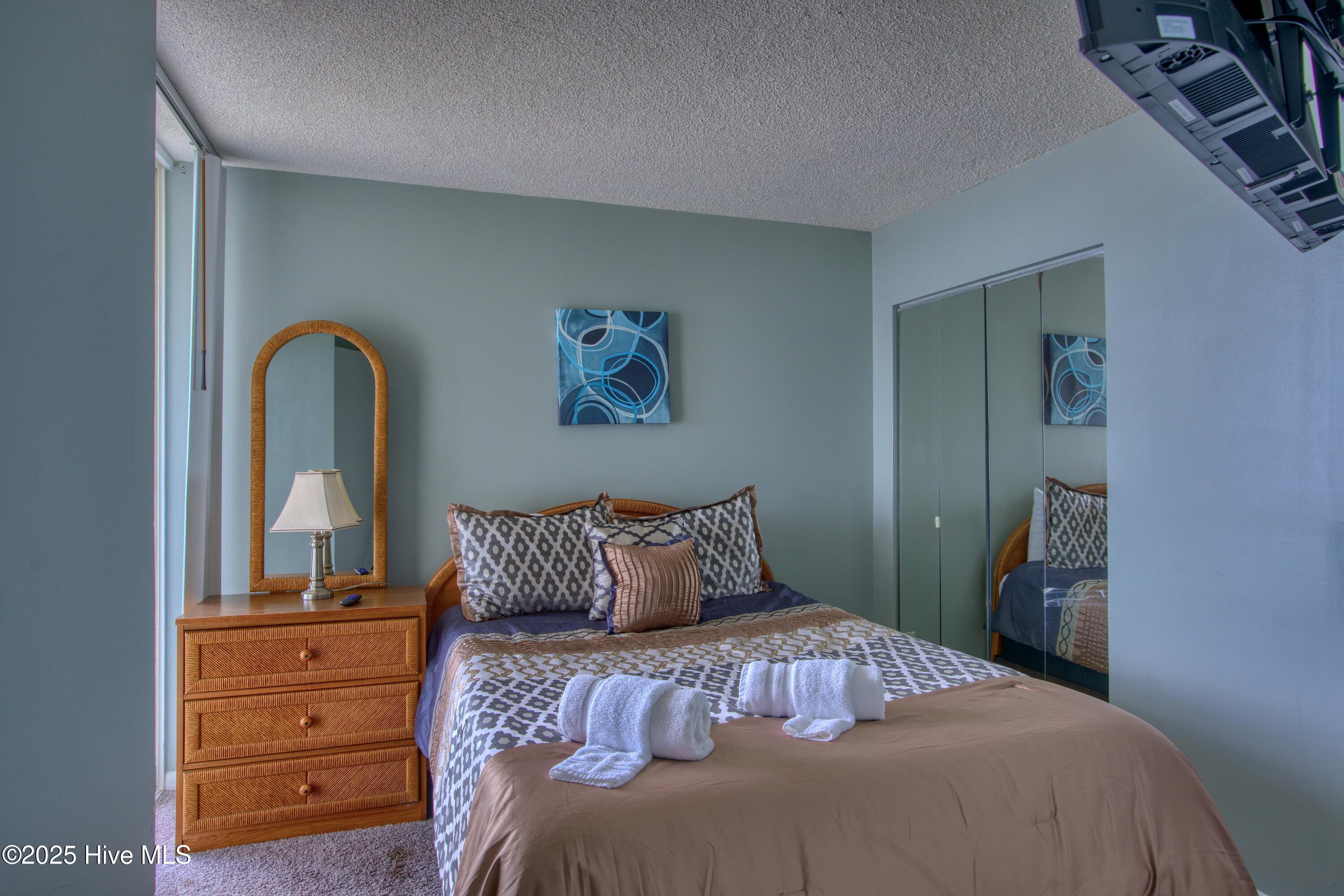 2000 New River Inlet Road, 1207