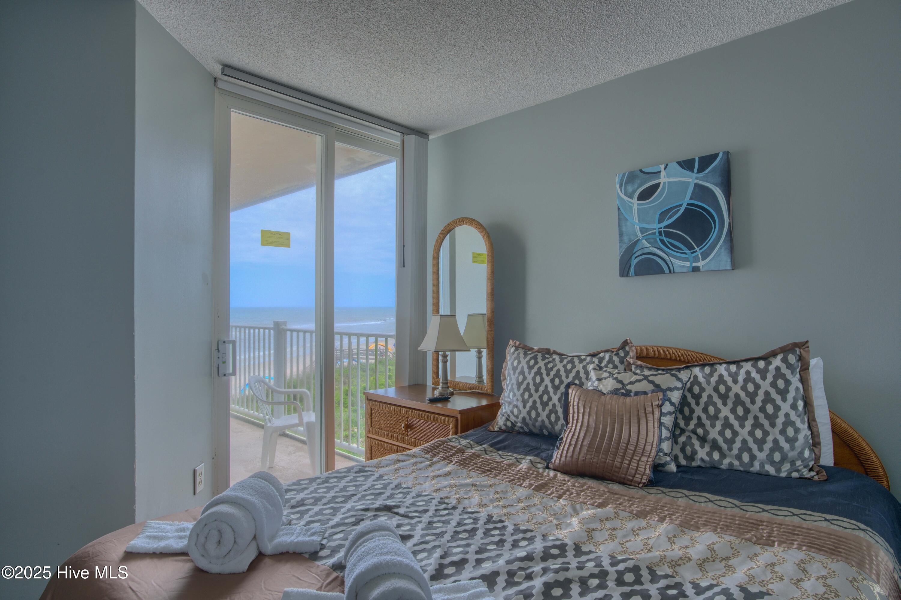 2000 New River Inlet Road, 1207