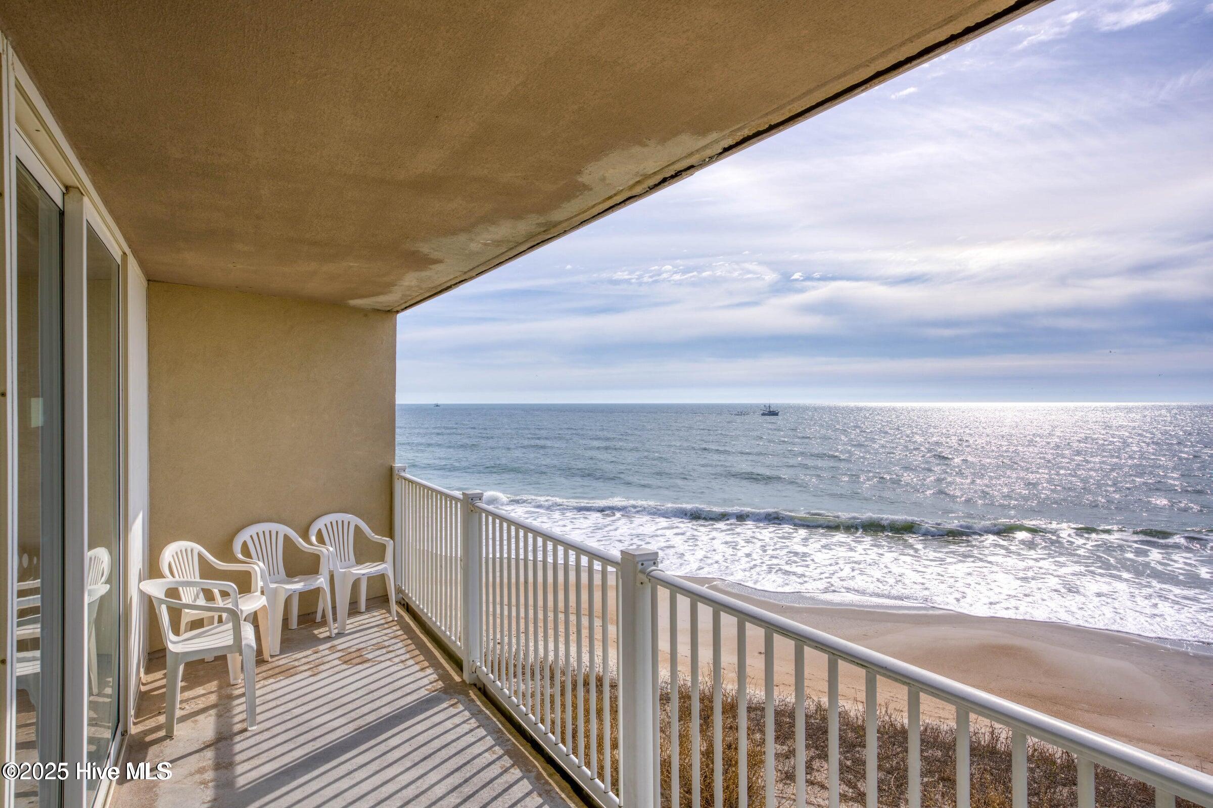 2000 New River Inlet Road, 1207