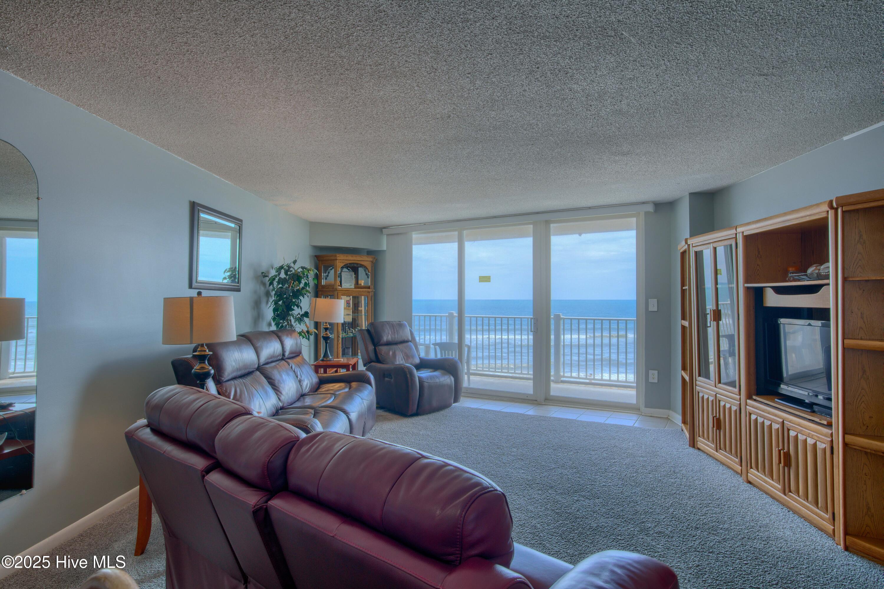 2000 New River Inlet Road, 1207