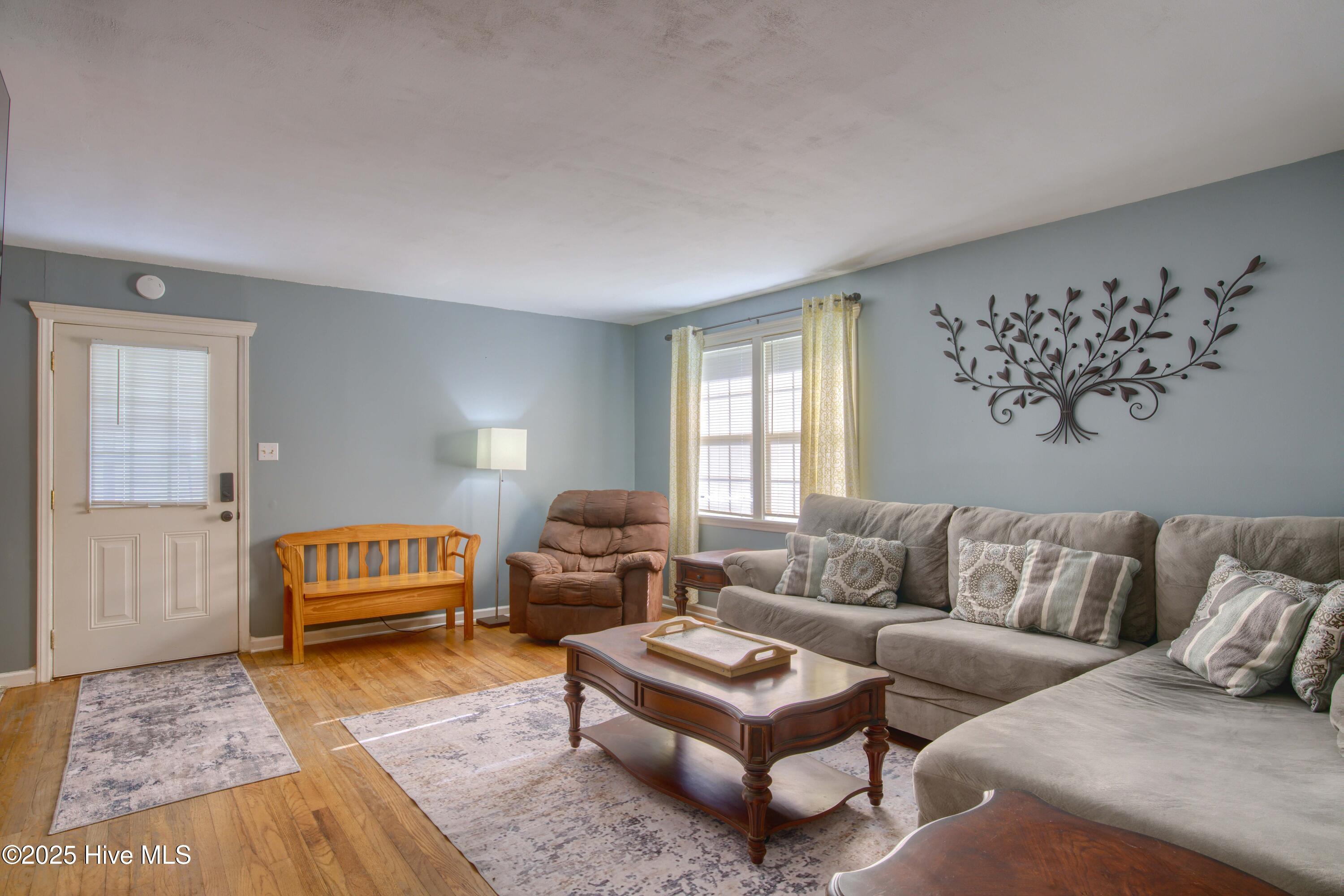 1003 River Street