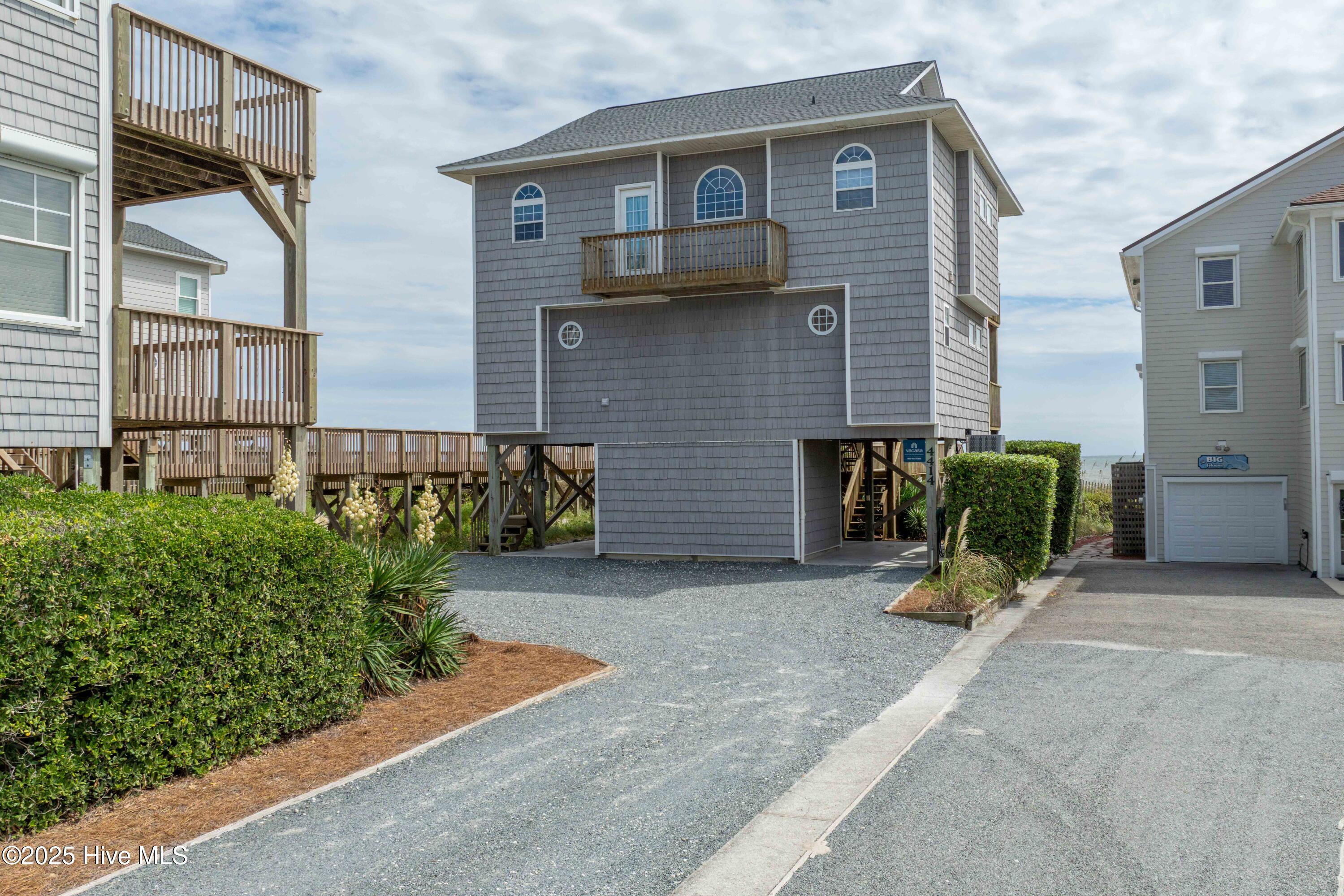 4414 Island Drive