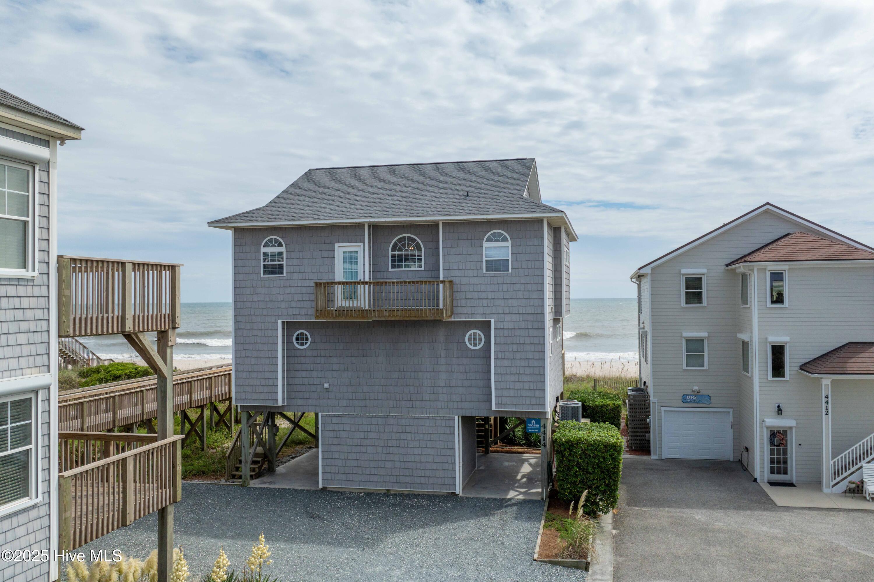 4414 Island Drive