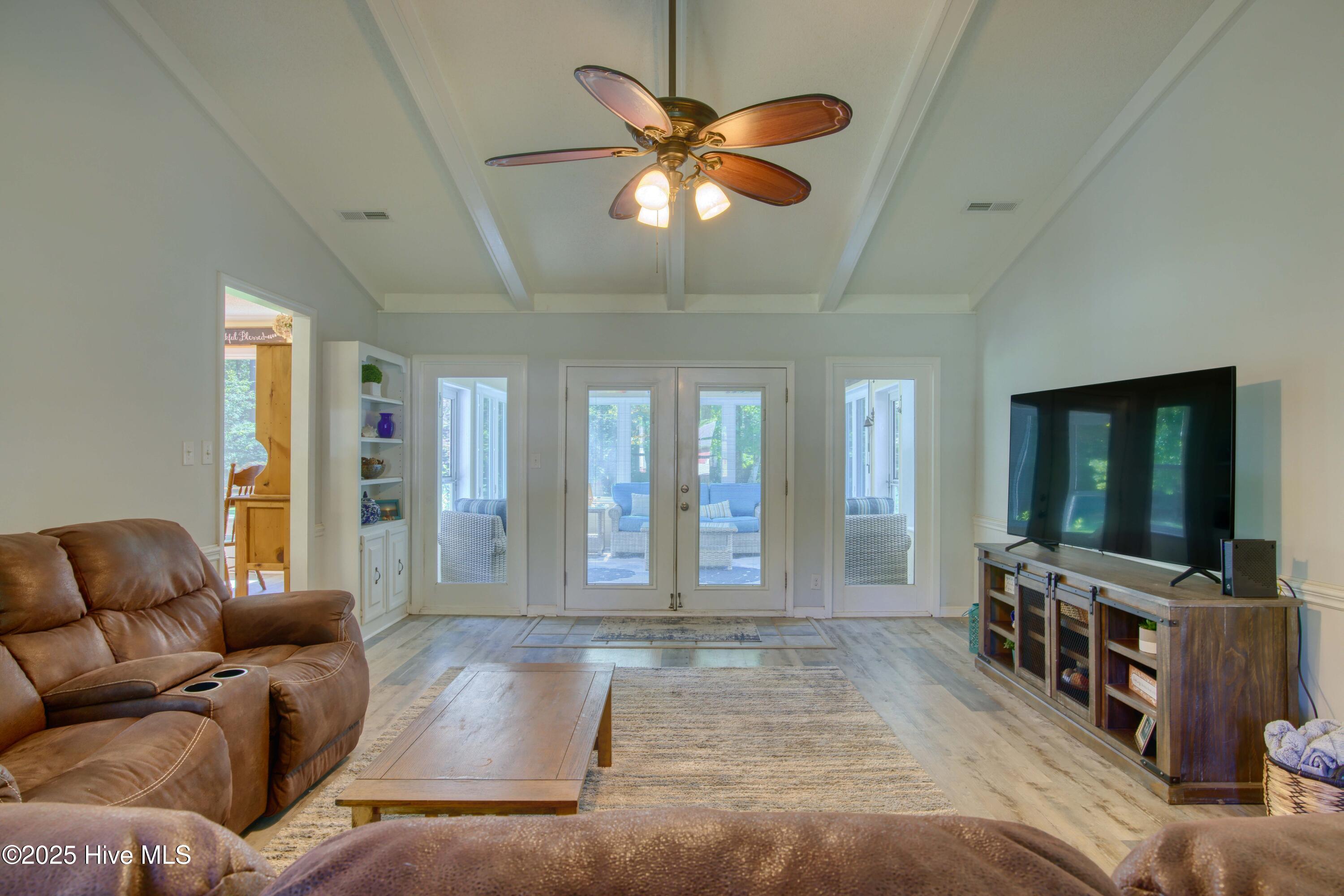 102 Ridgewood Trail