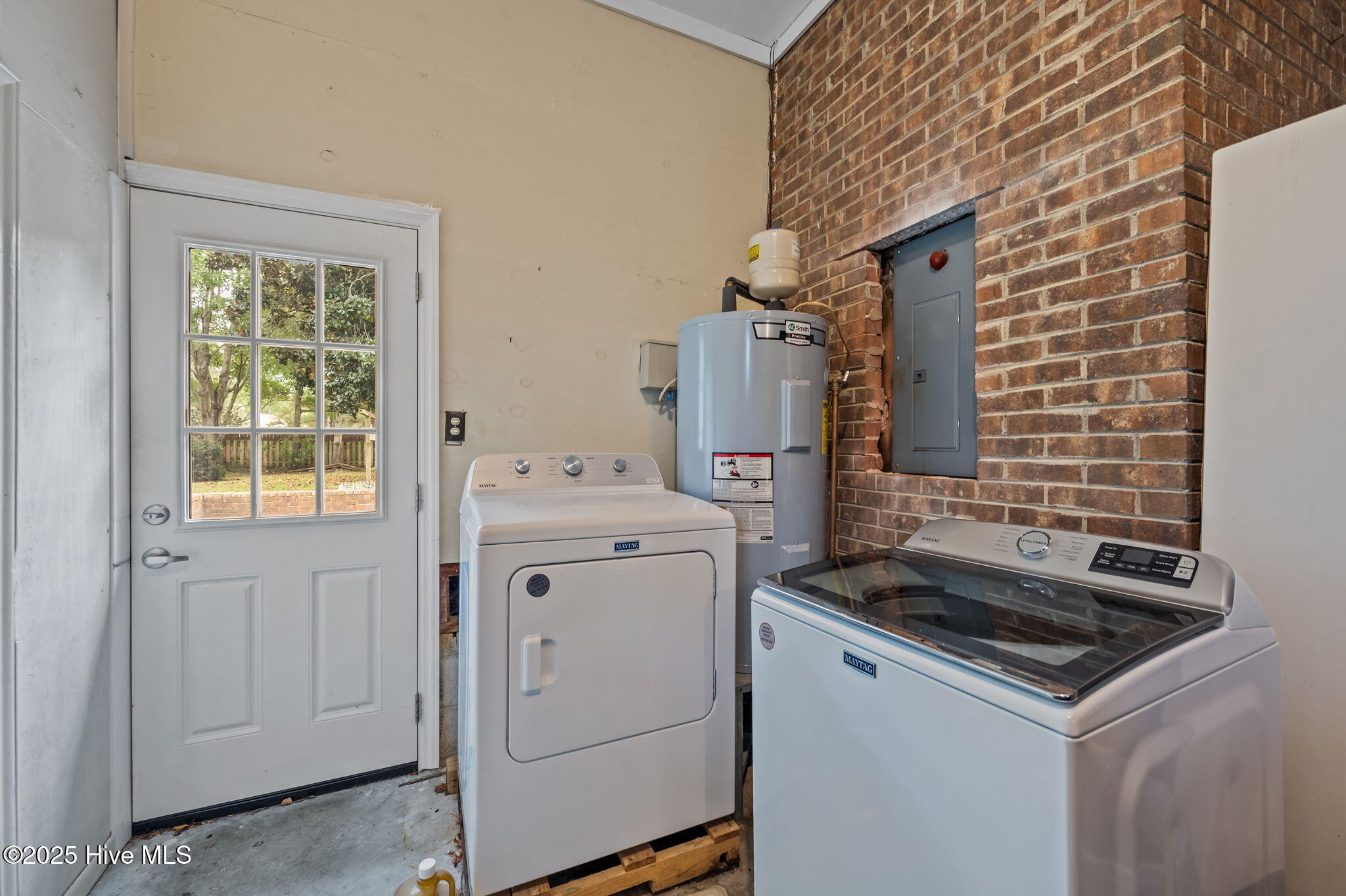 521 University Drive