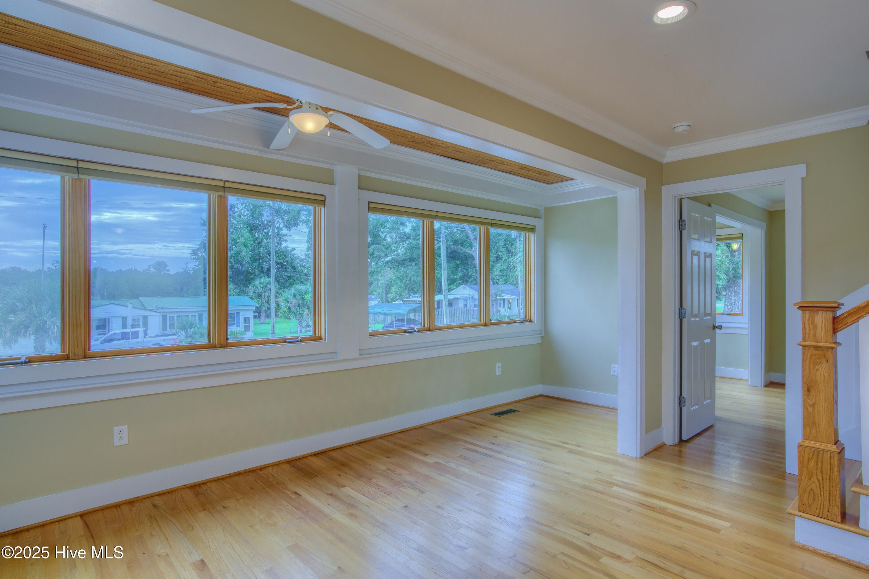 112 Midland Lane