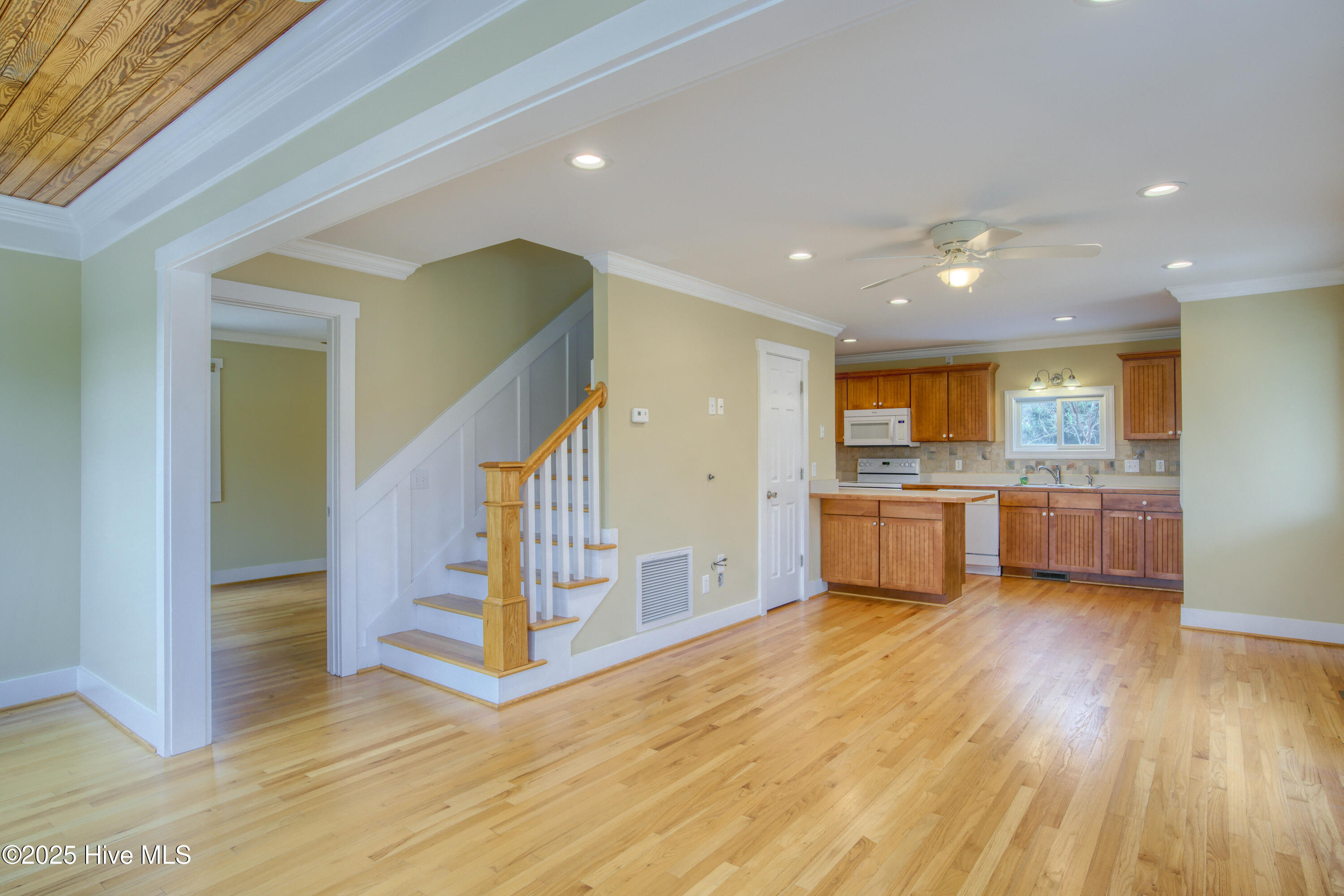 112 Midland Lane