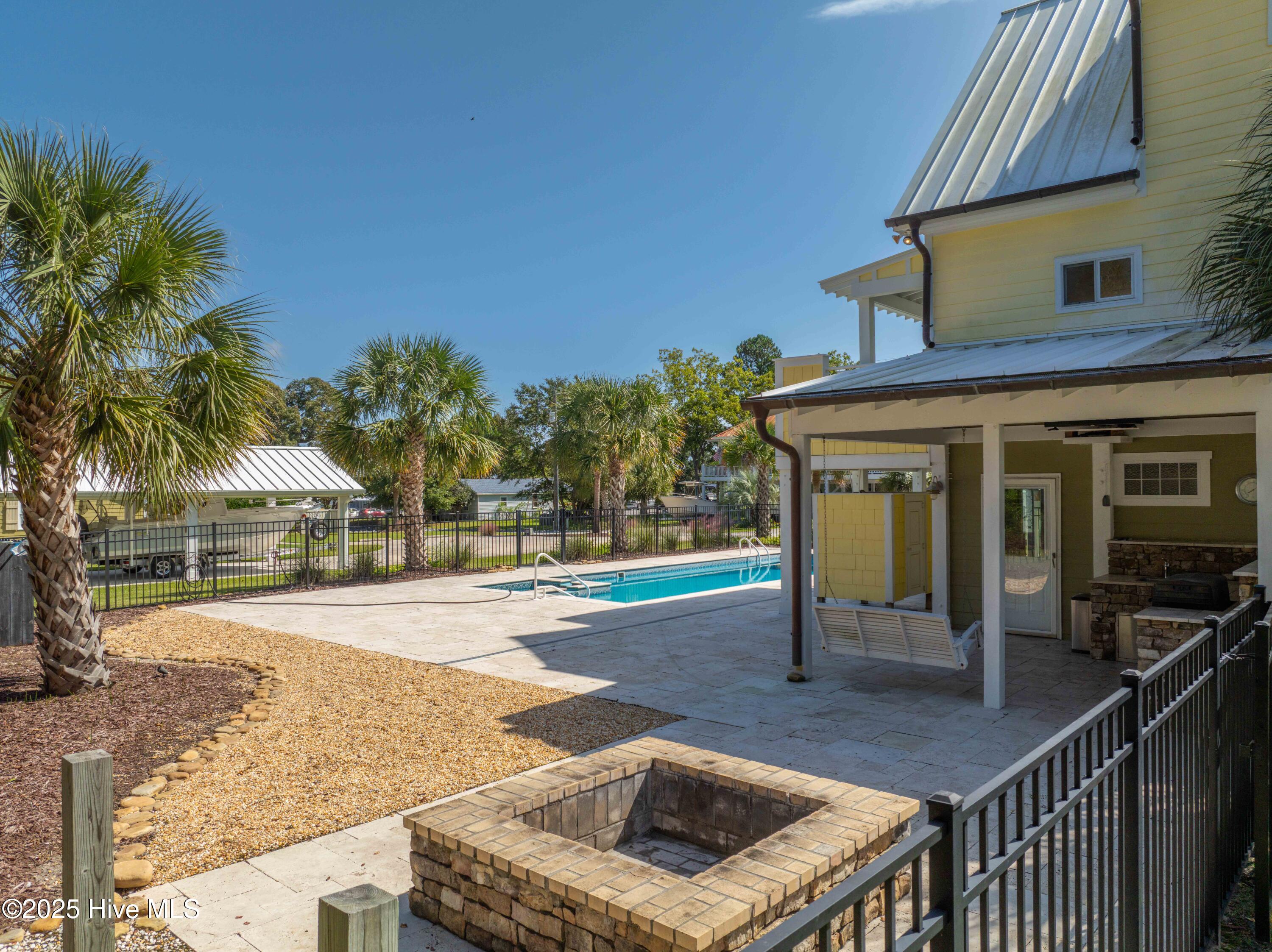 112 Midland Lane