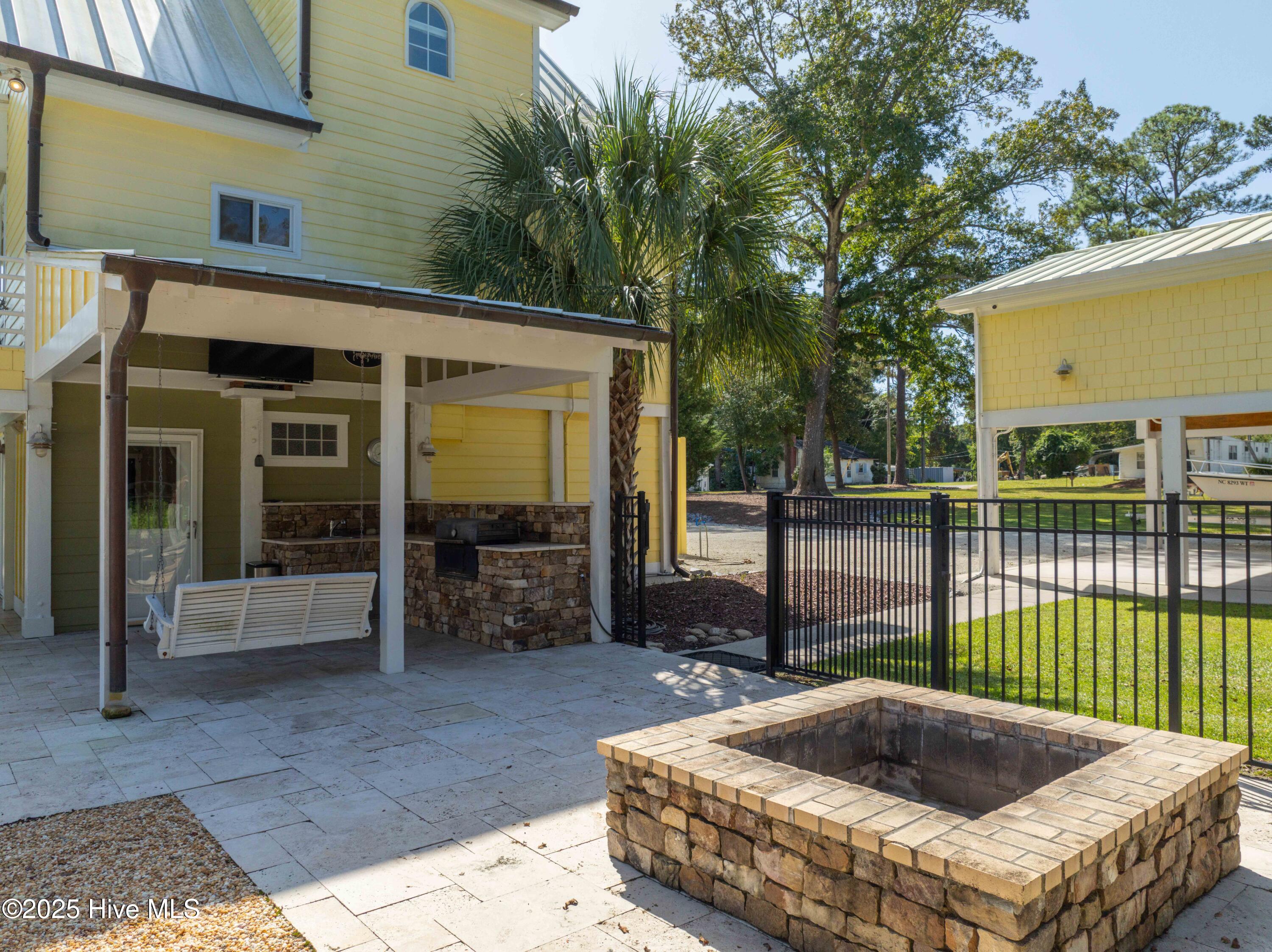 112 Midland Lane