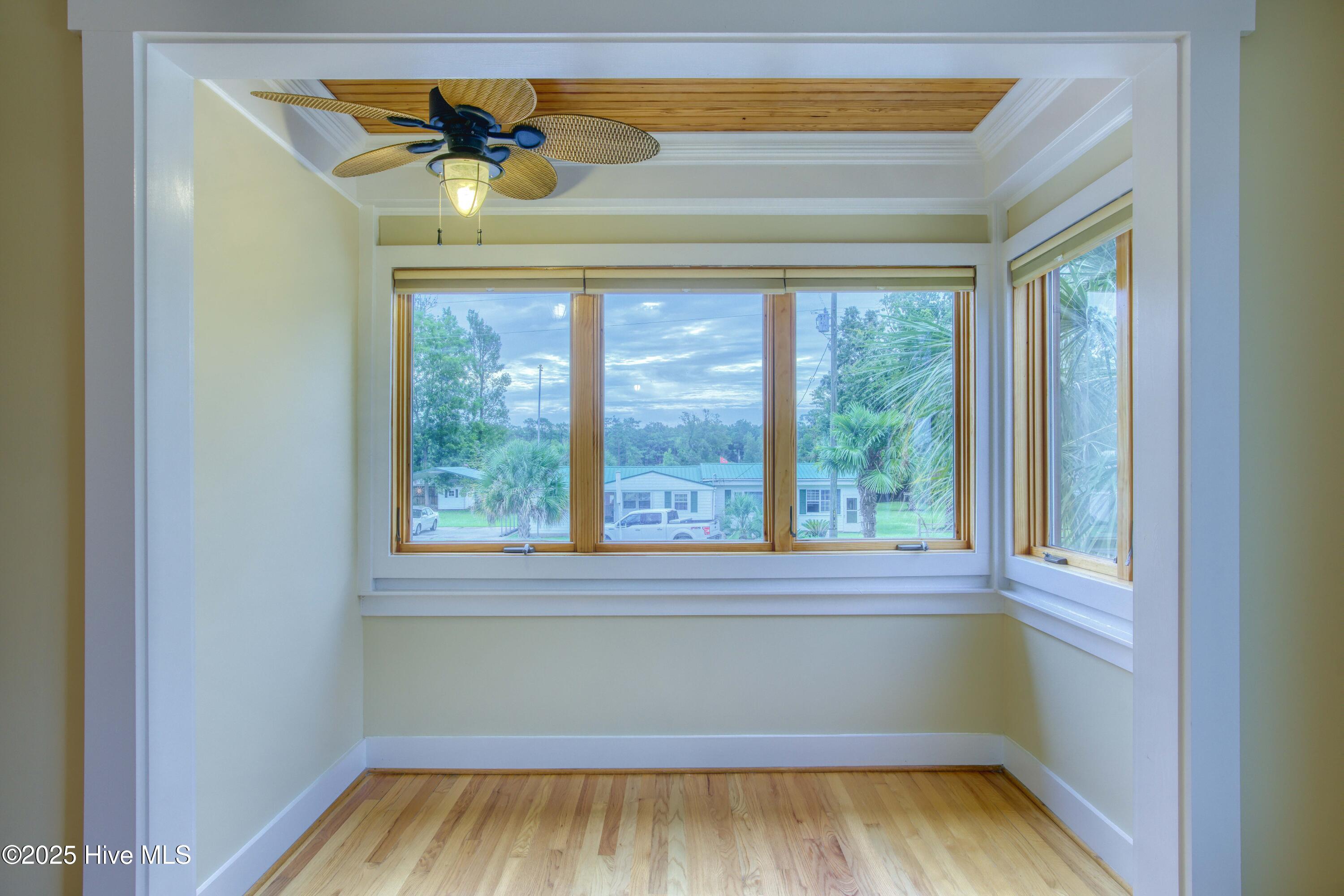 112 Midland Lane