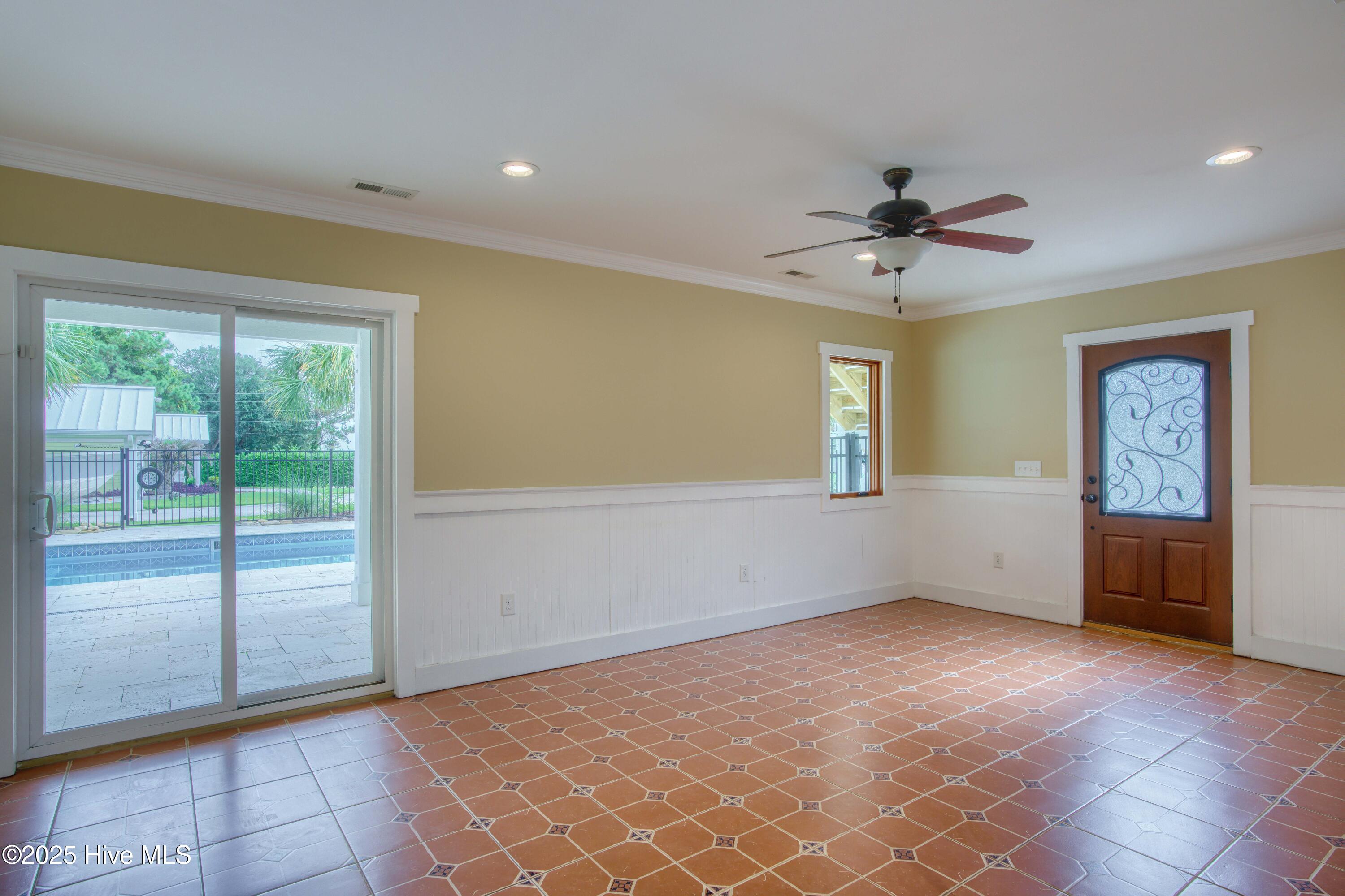 112 Midland Lane