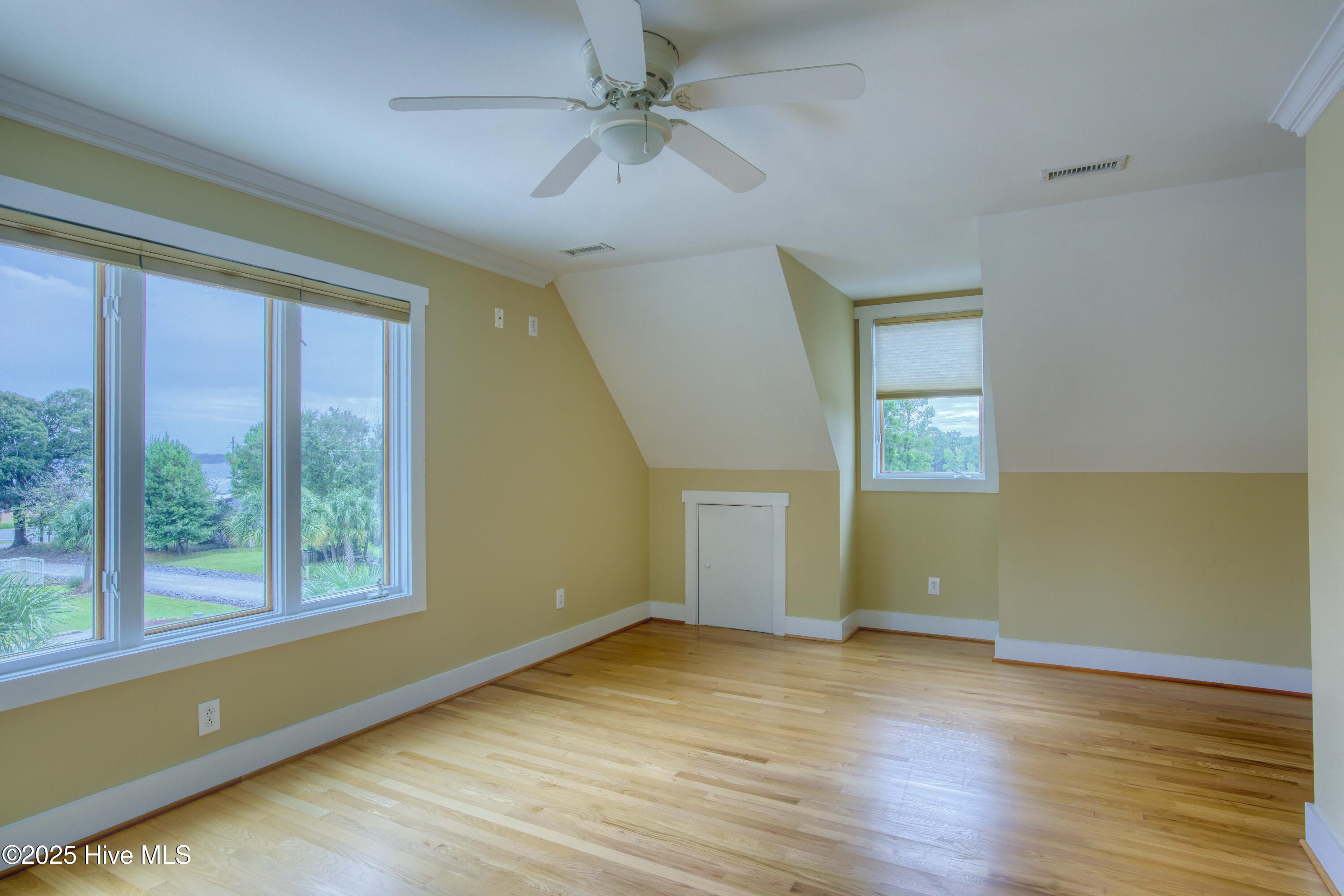 112 Midland Lane