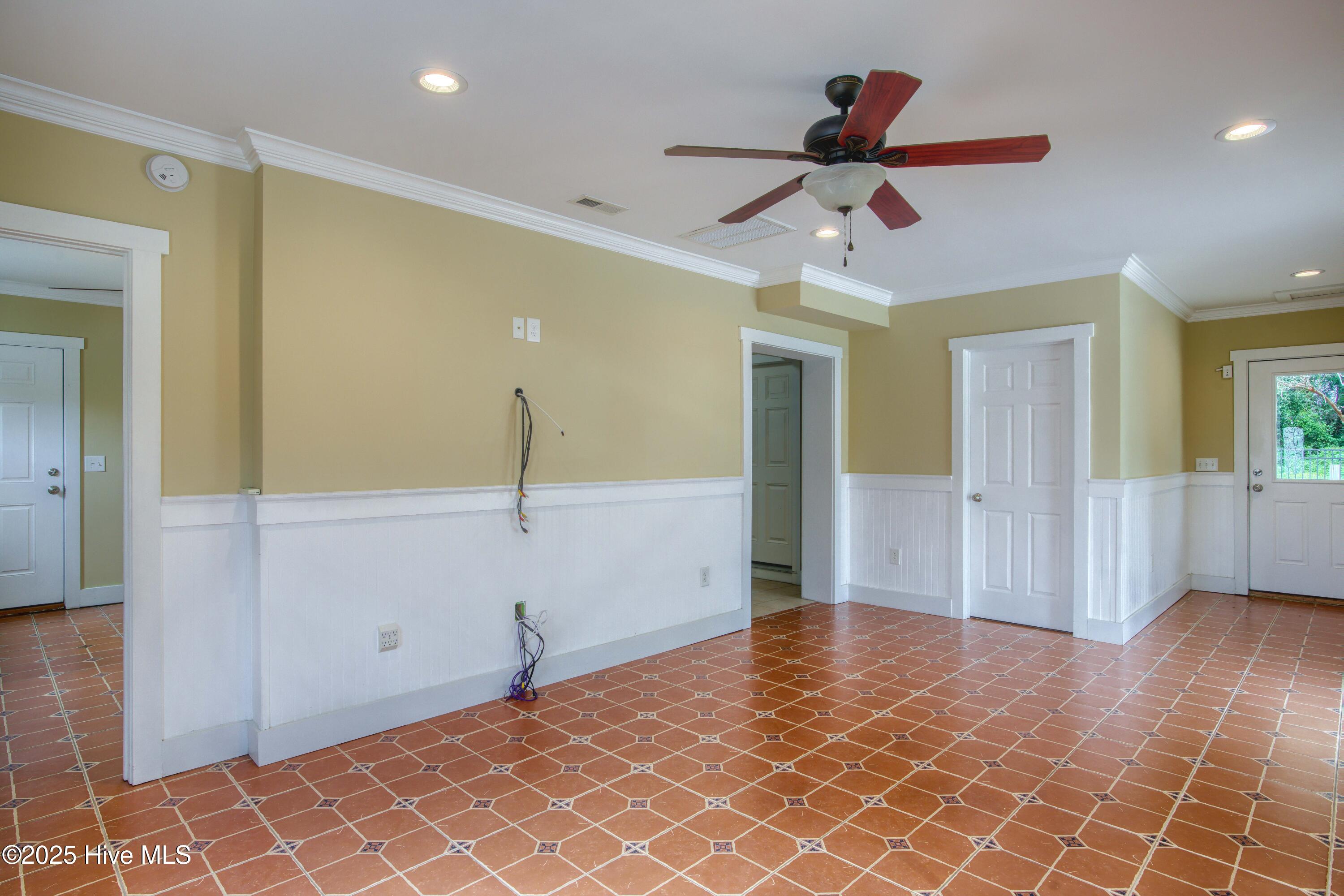 112 Midland Lane