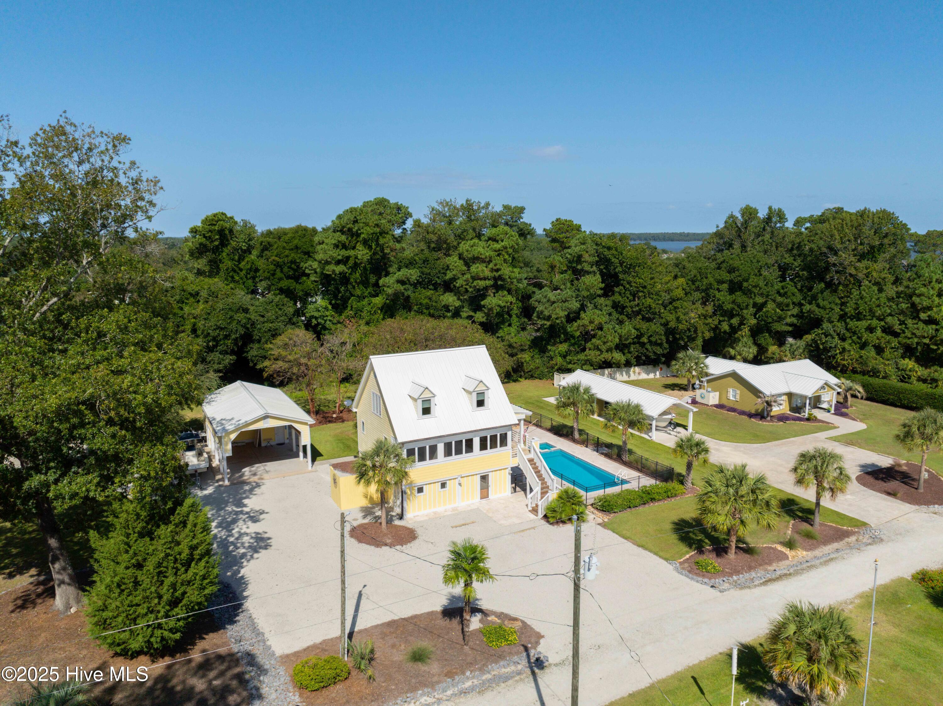 112 Midland Lane