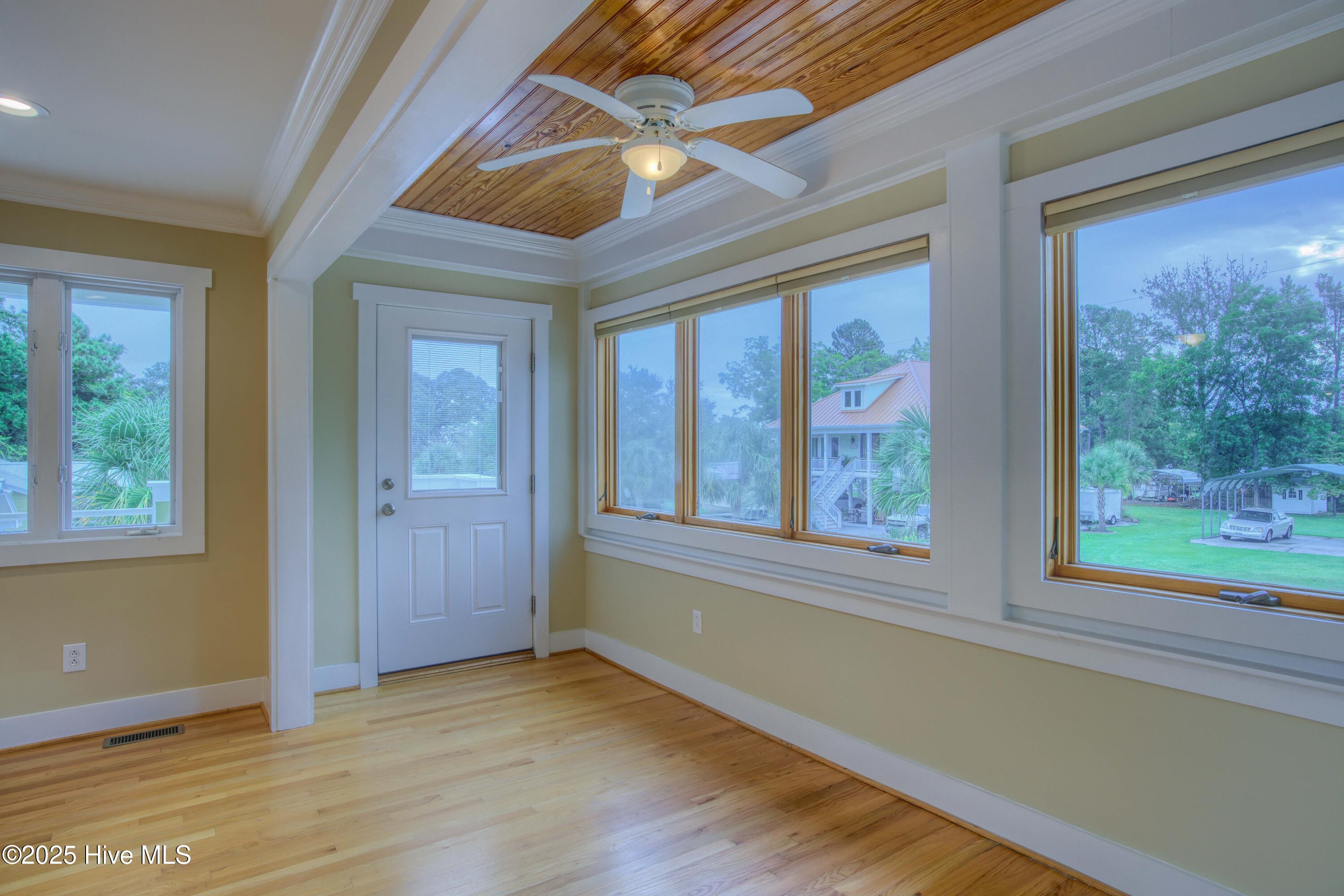 112 Midland Lane