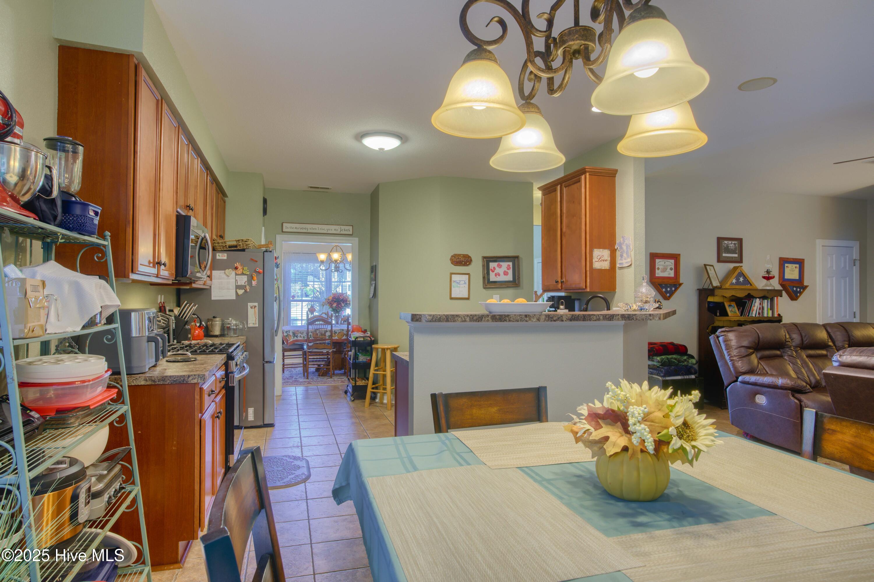 104 Highwood Court