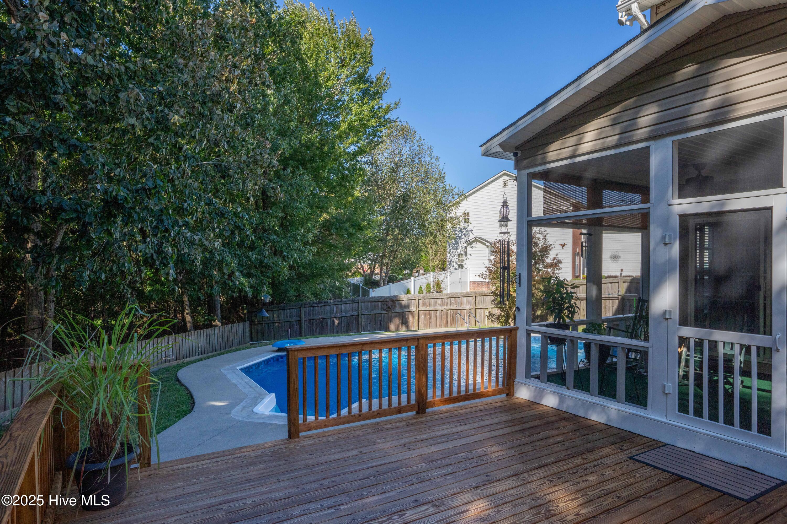 104 Highwood Court