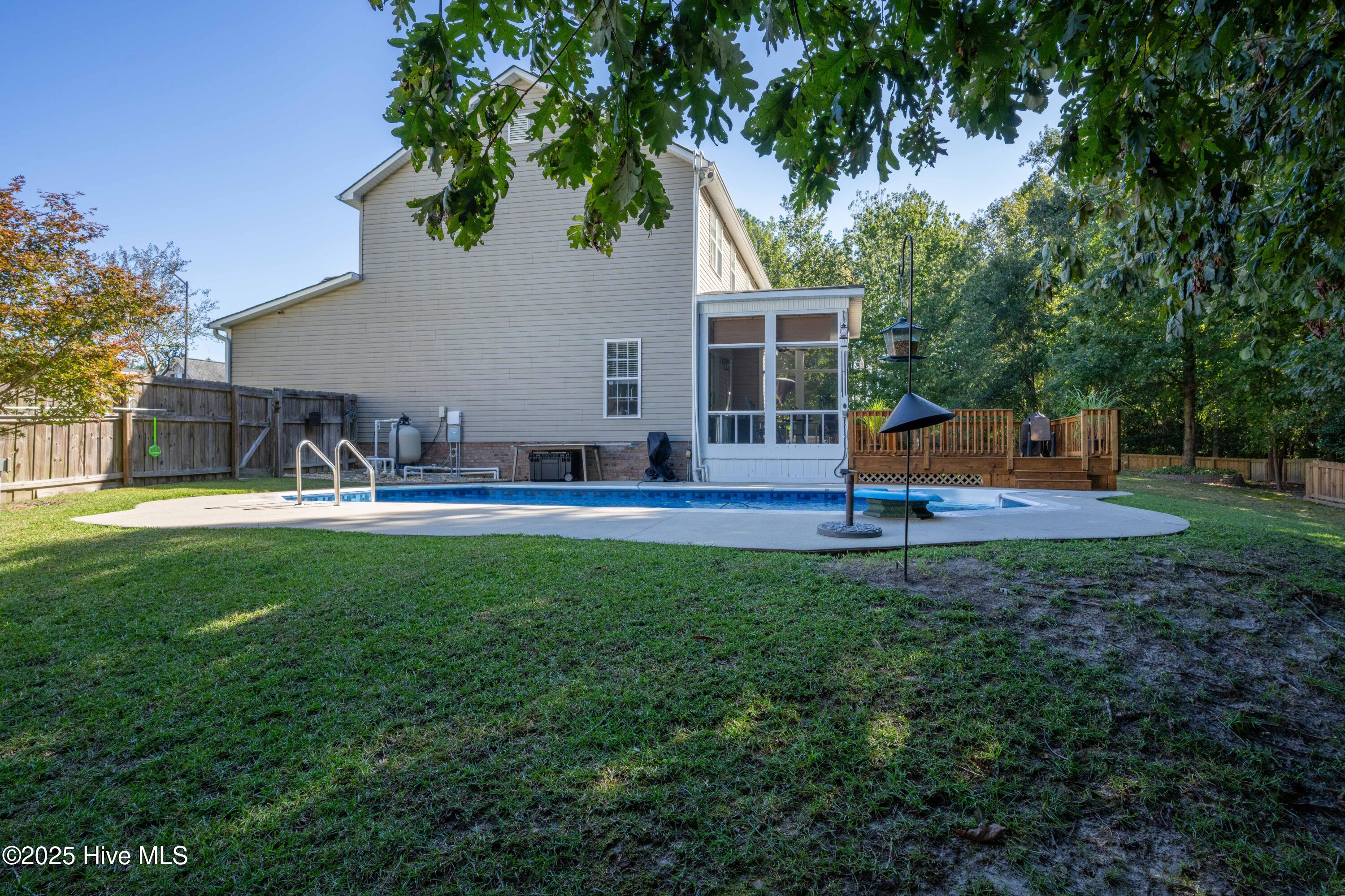 104 Highwood Court