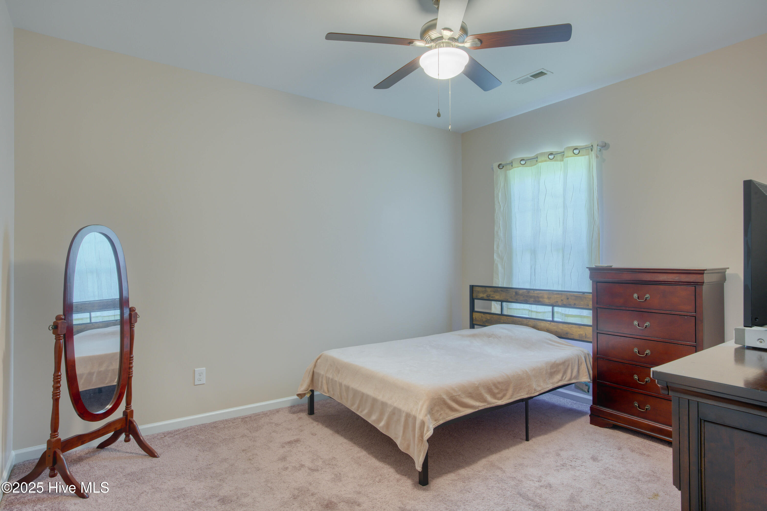 102 Whimbrel Way, Hampstead