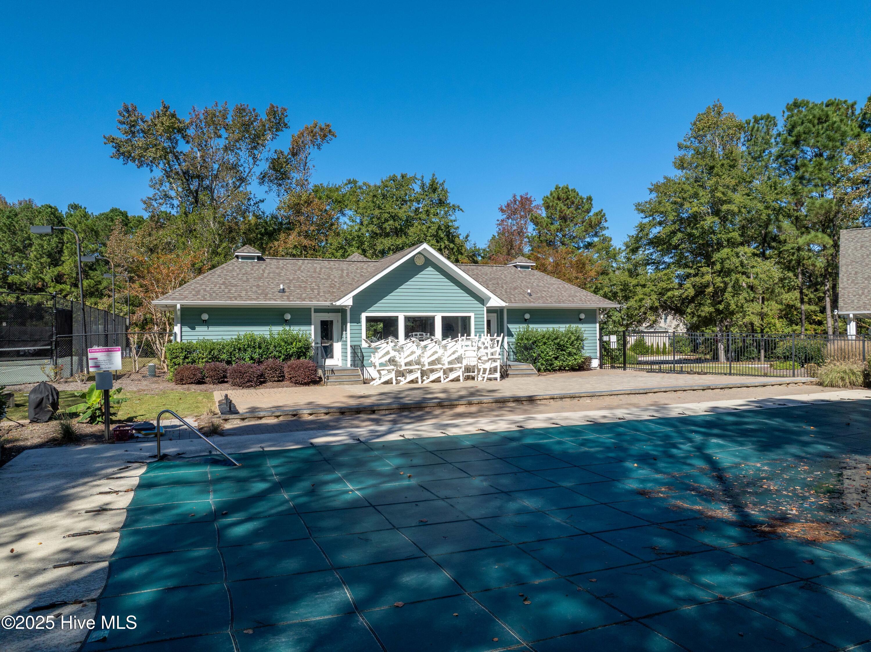 102 Whimbrel Way, Hampstead