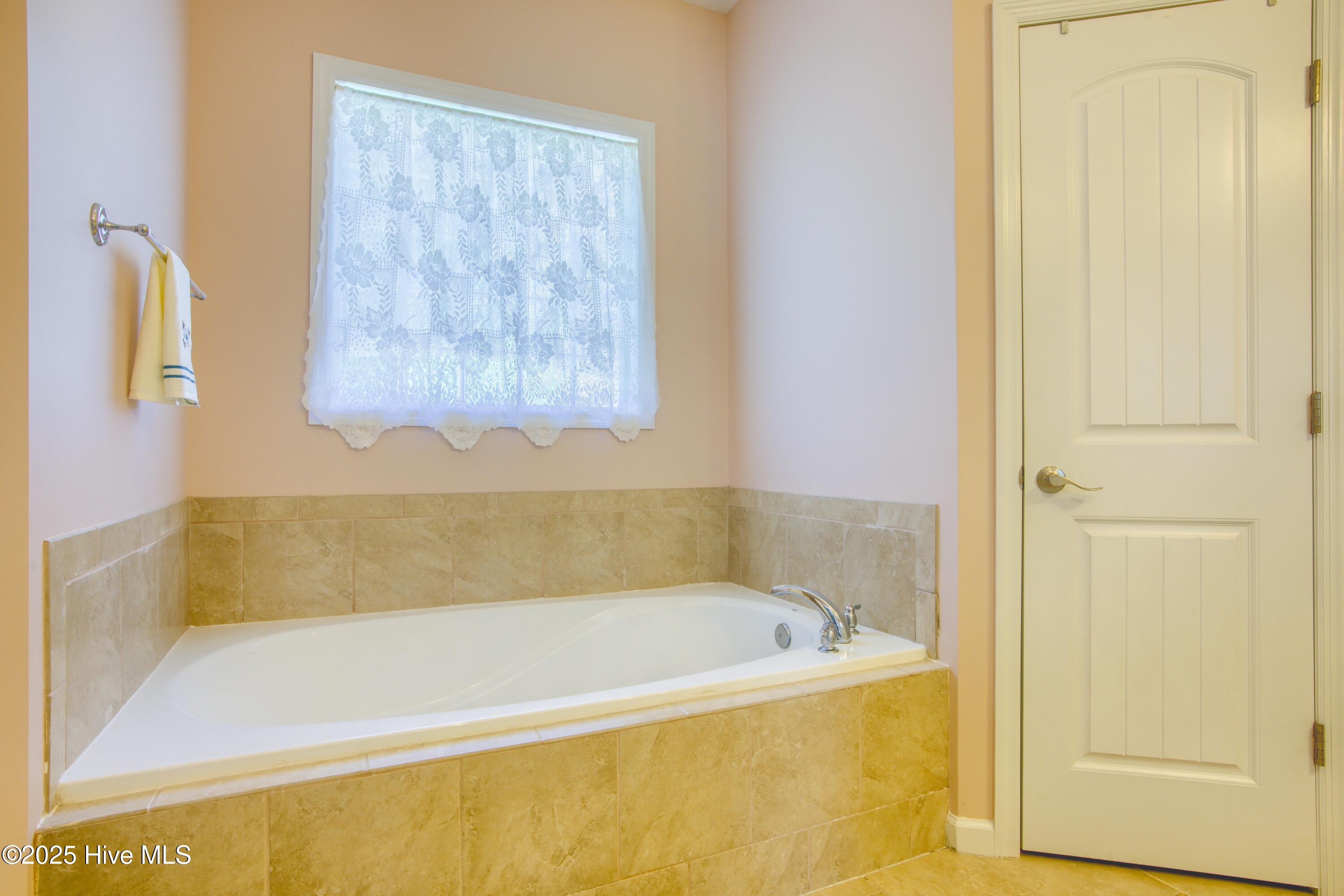 102 Whimbrel Way, Hampstead