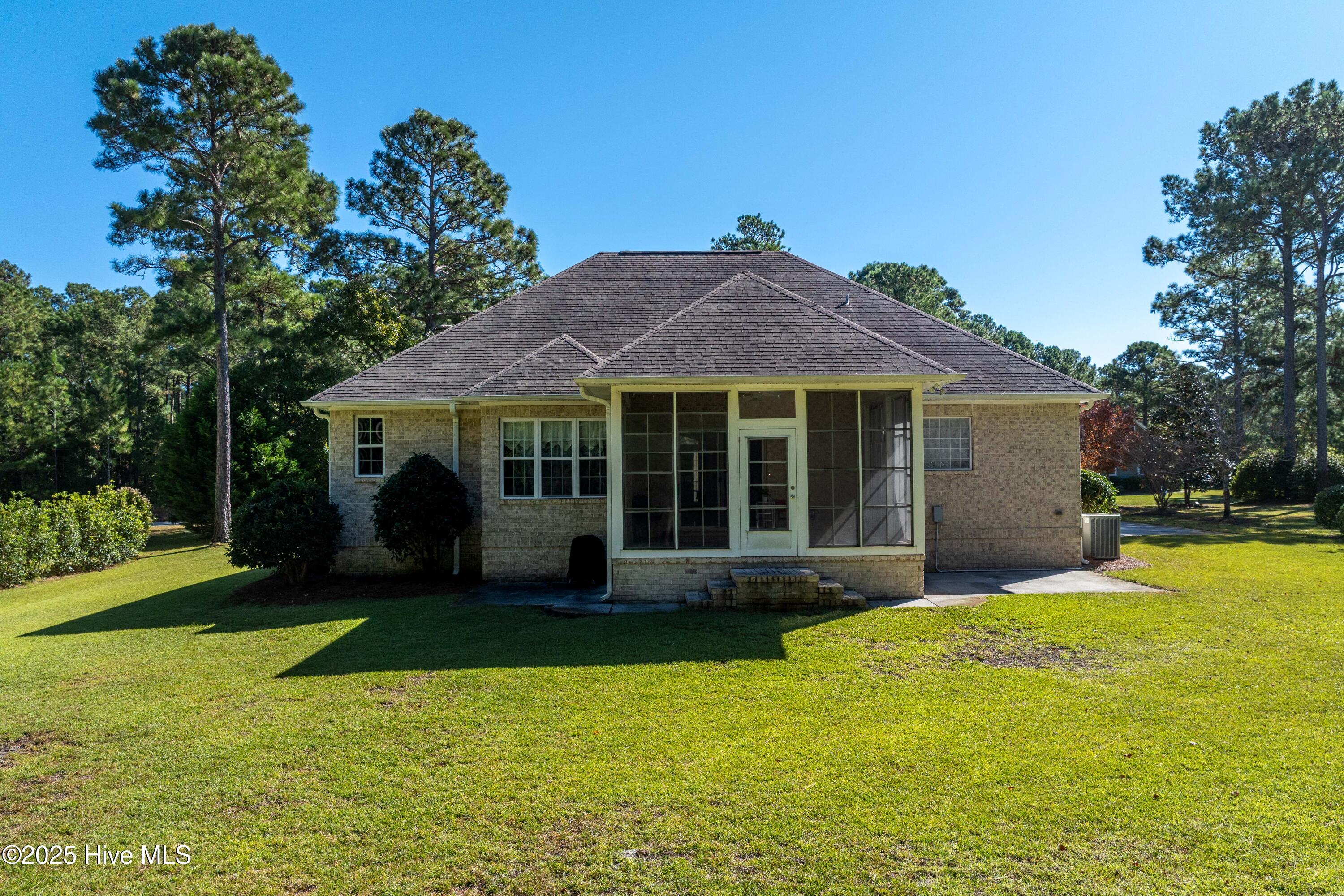 102 Whimbrel Way, Hampstead