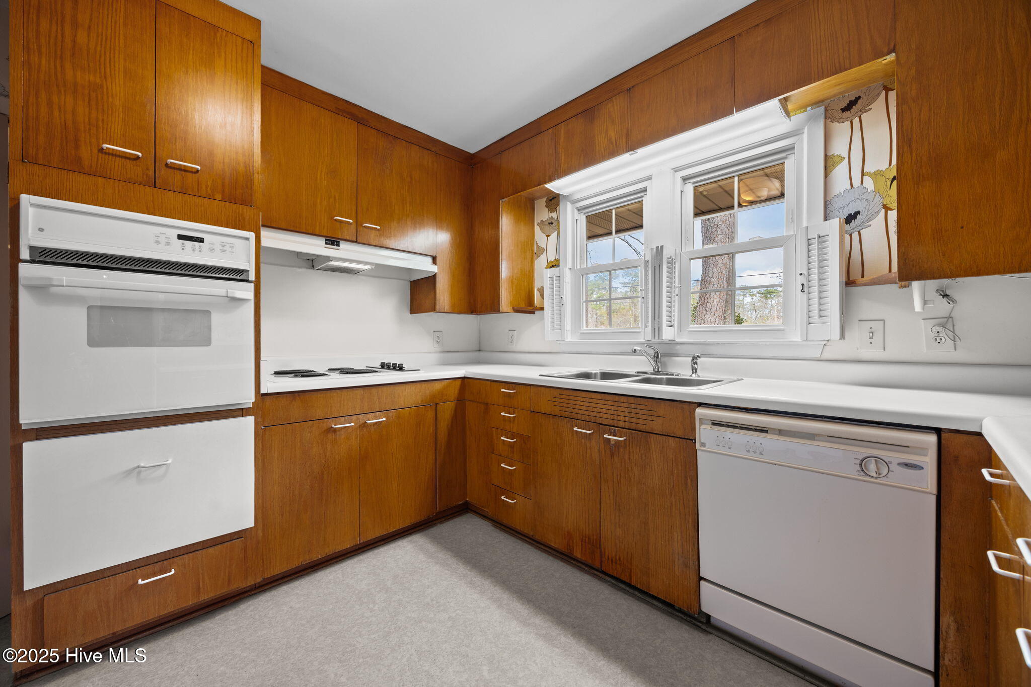 400 Country Club Drive