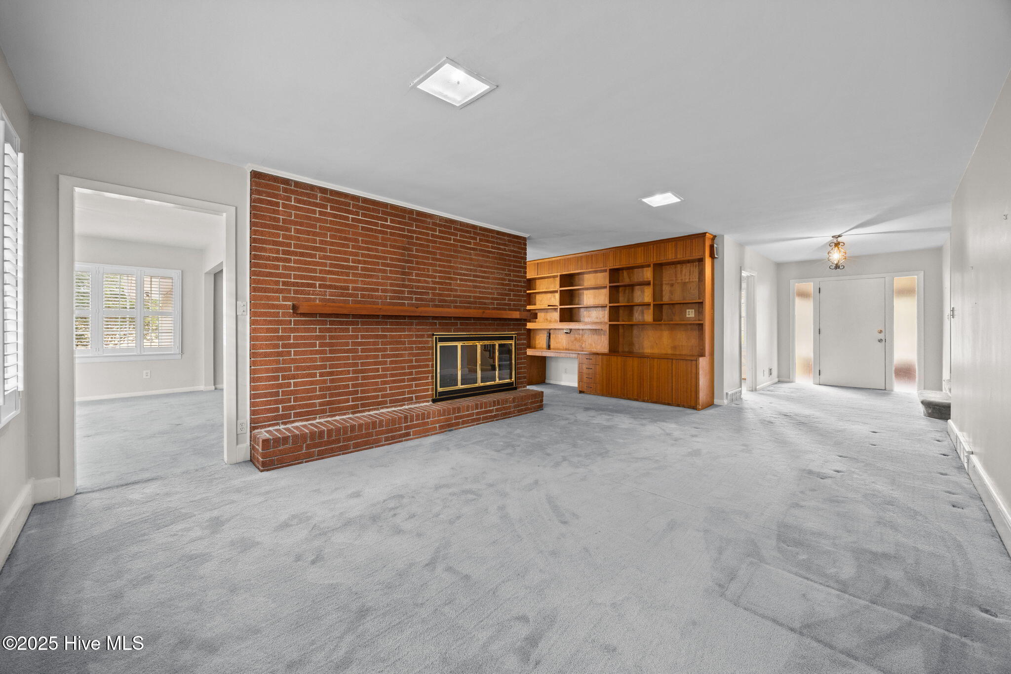 400 Country Club Drive