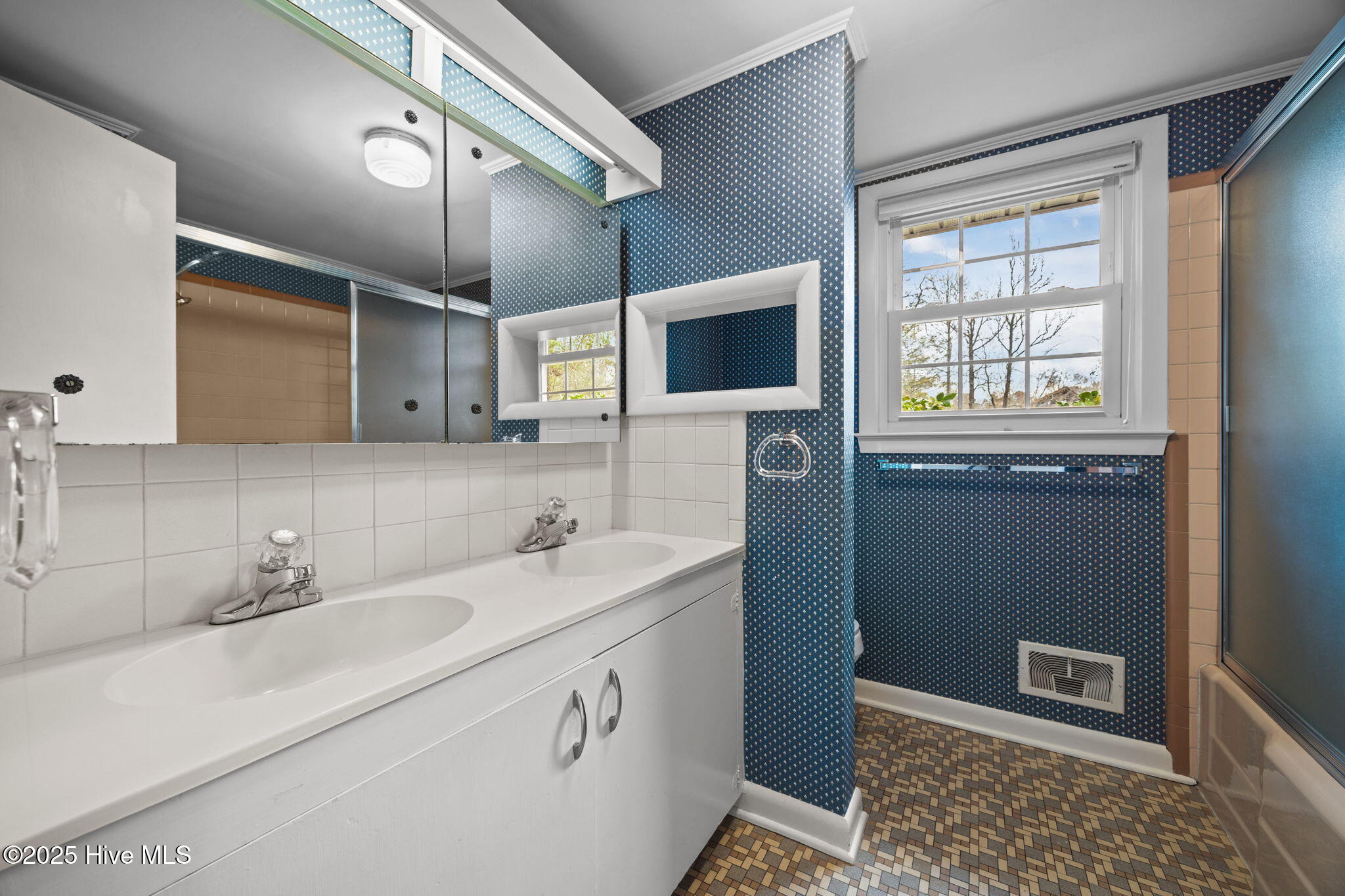 400 Country Club Drive