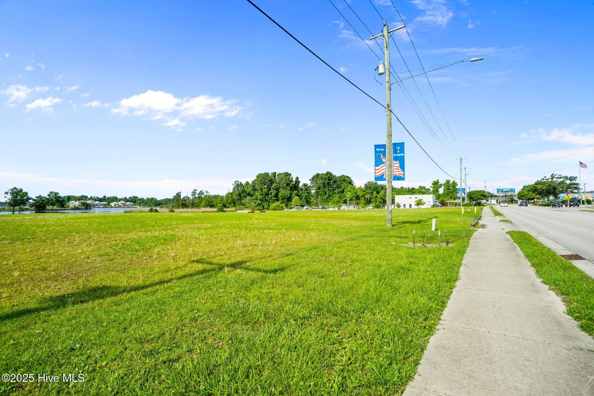 000 Old Bridge Street