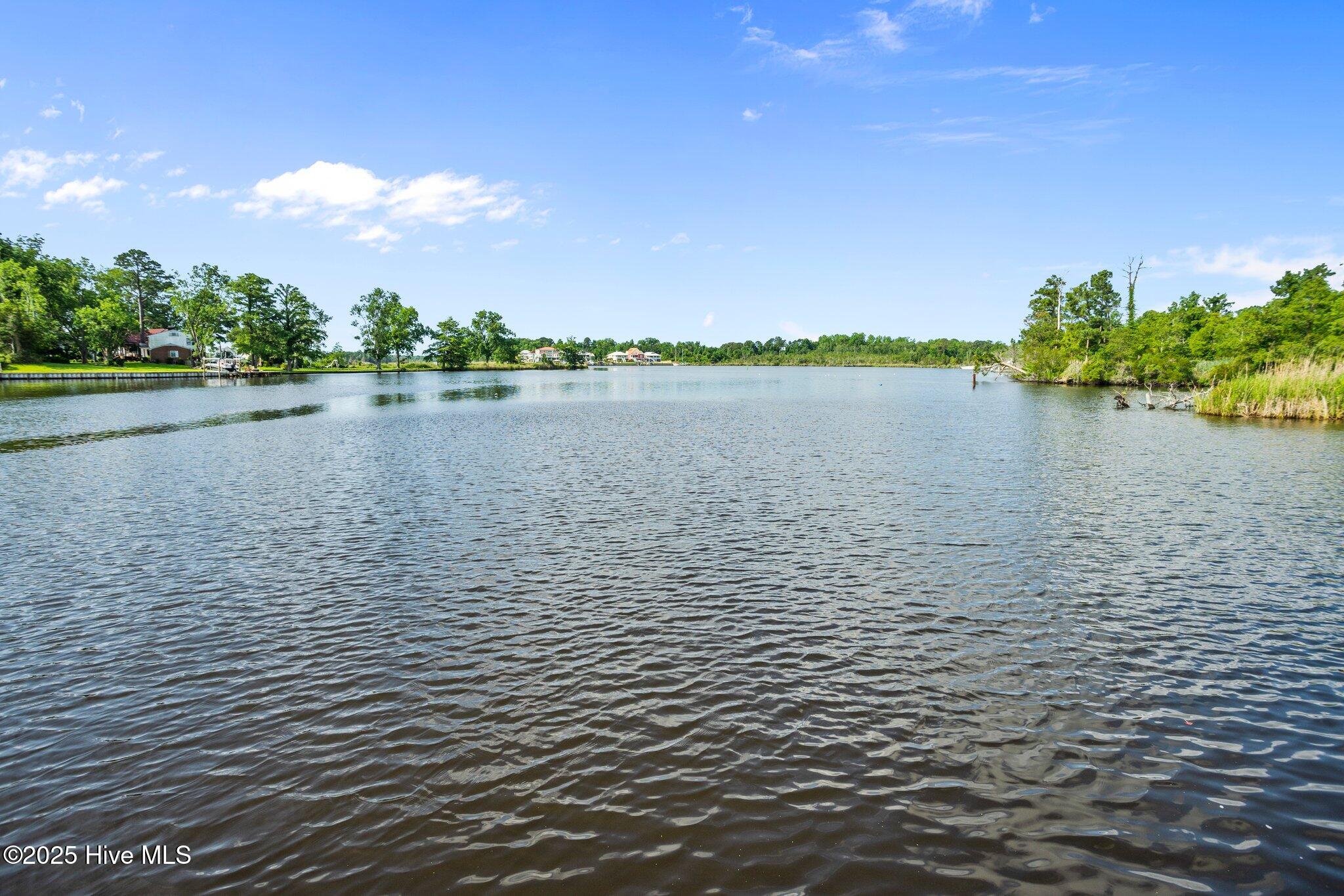 000 Old Bridge Street