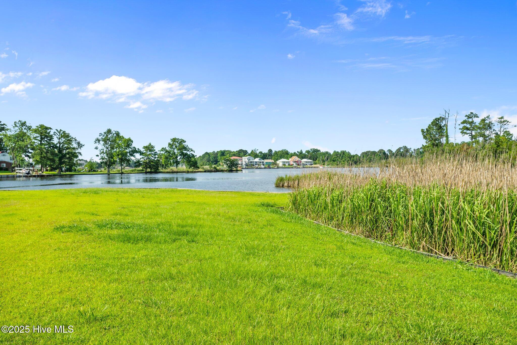 000 Old Bridge Street