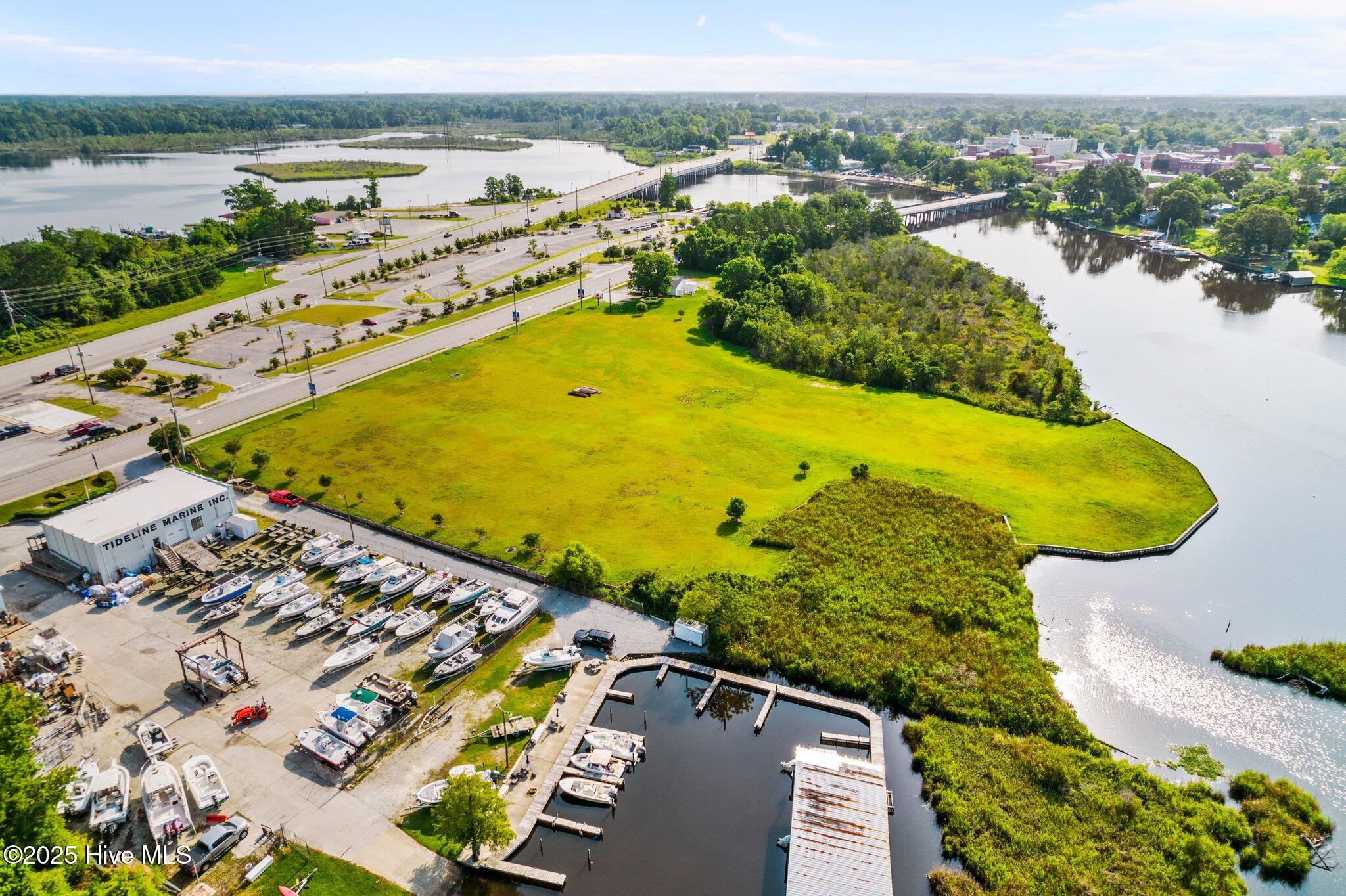 000 Old Bridge Street