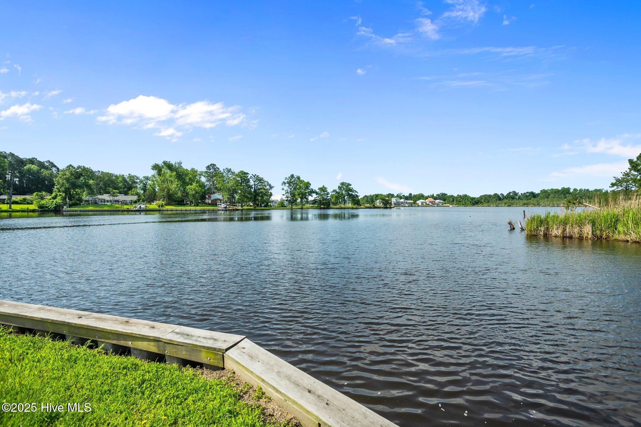 000 Old Bridge Street