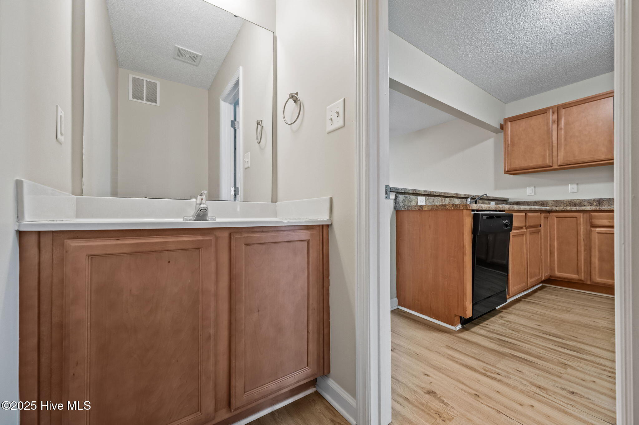 1004 Grandeur Avenue