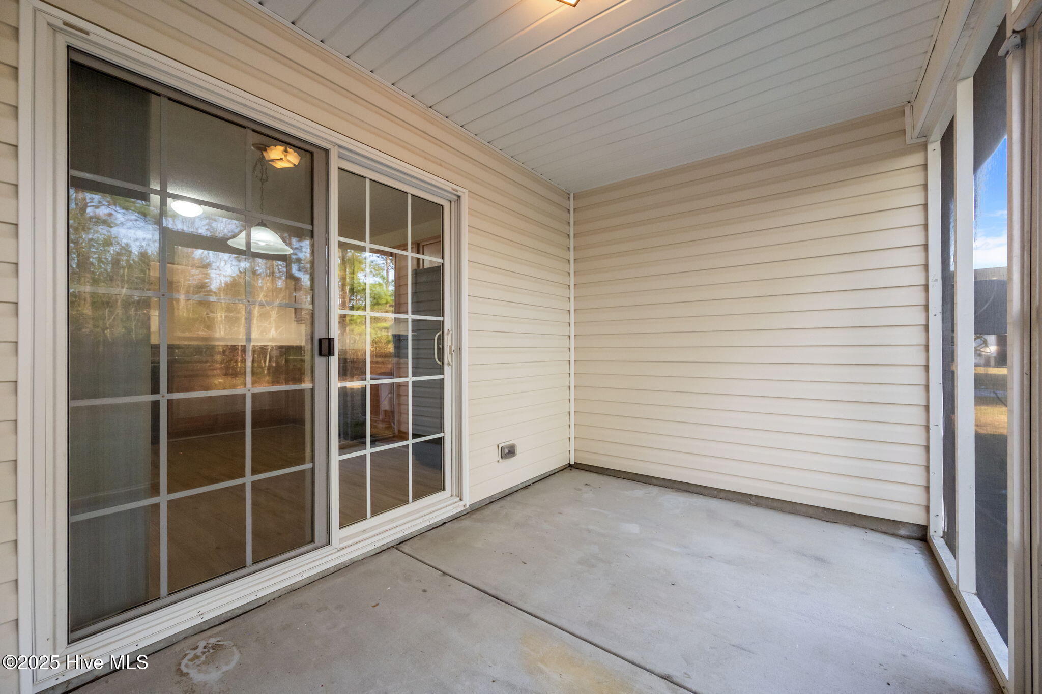 1004 Grandeur Avenue