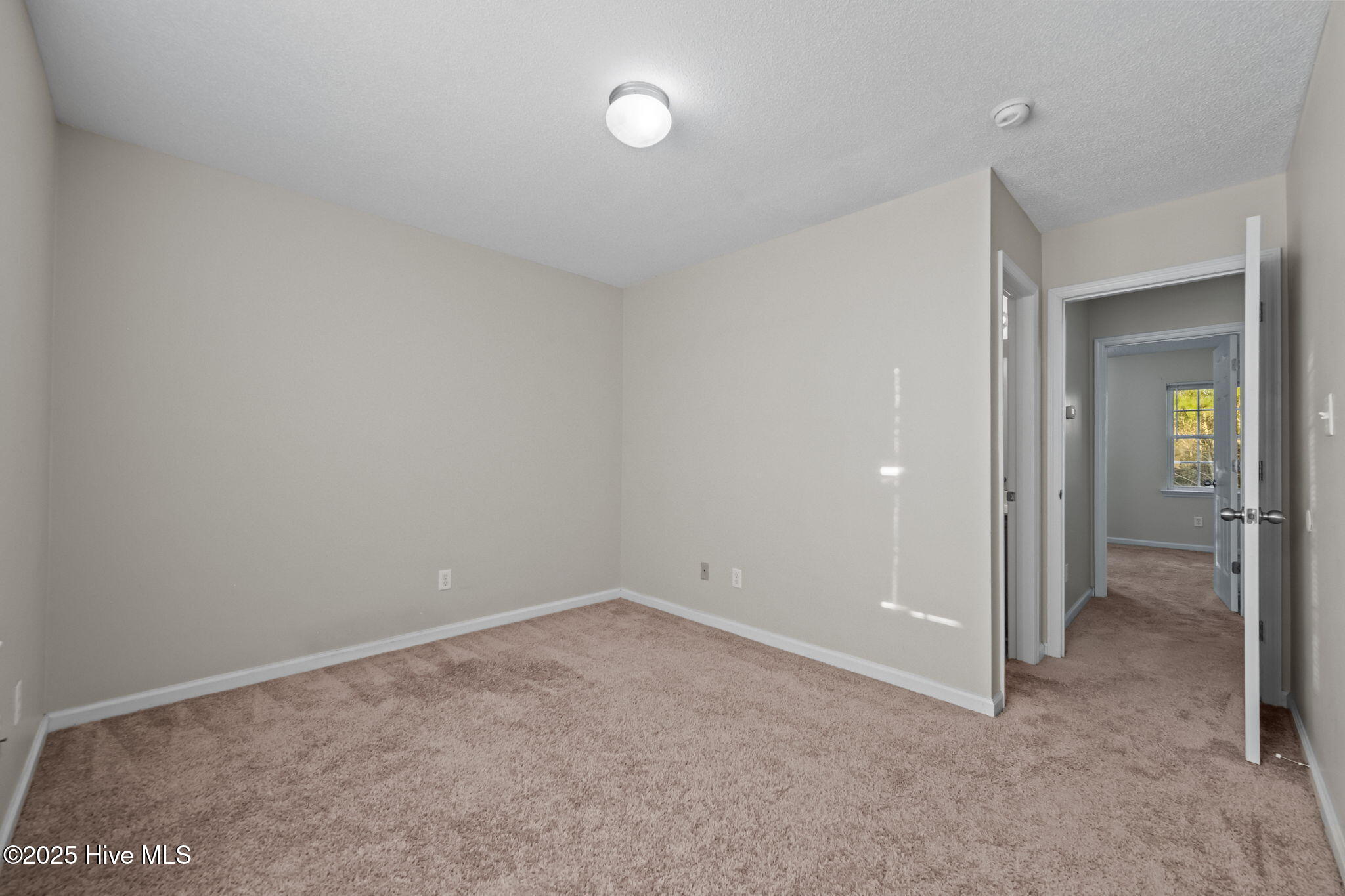 1004 Grandeur Avenue