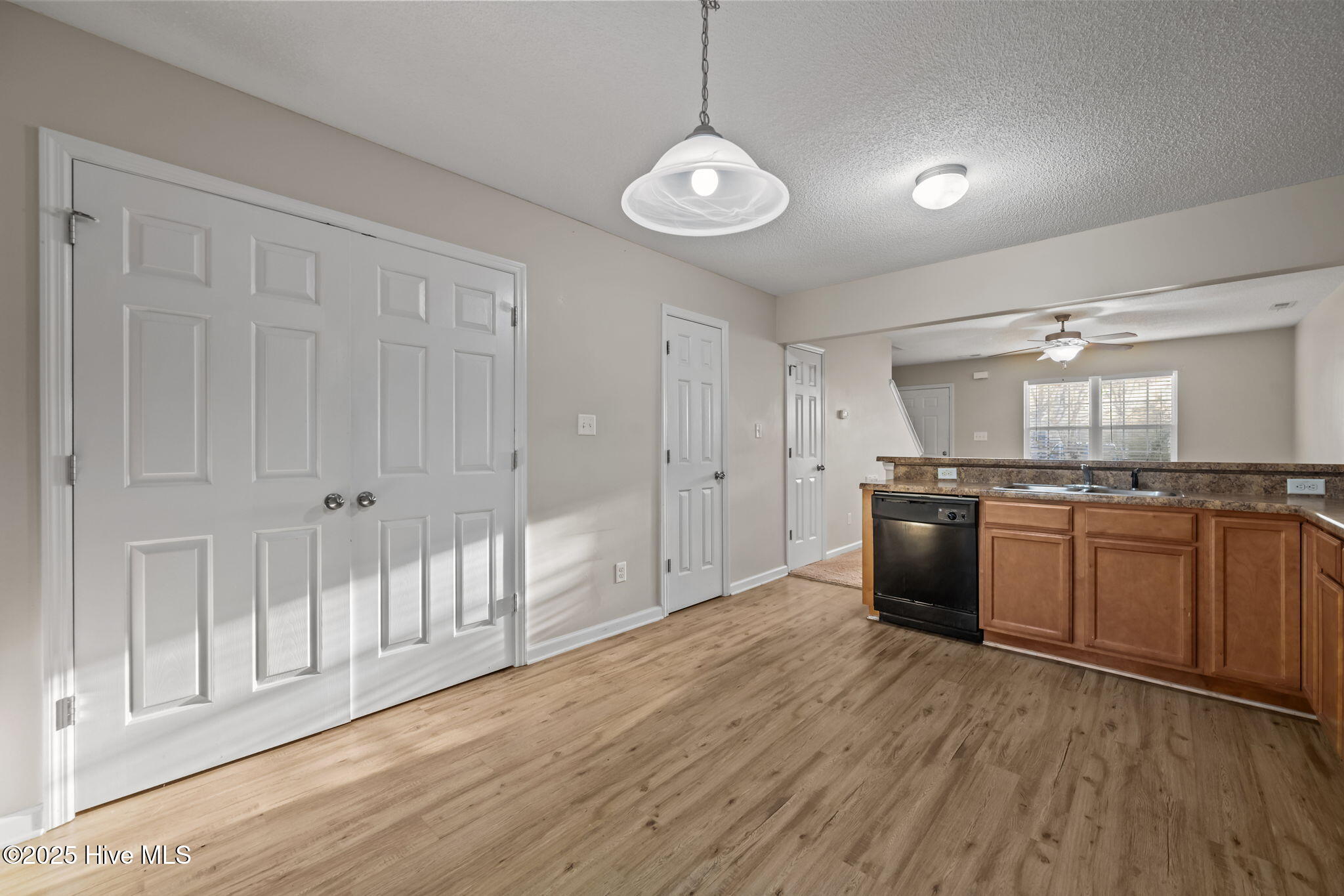 1004 Grandeur Avenue