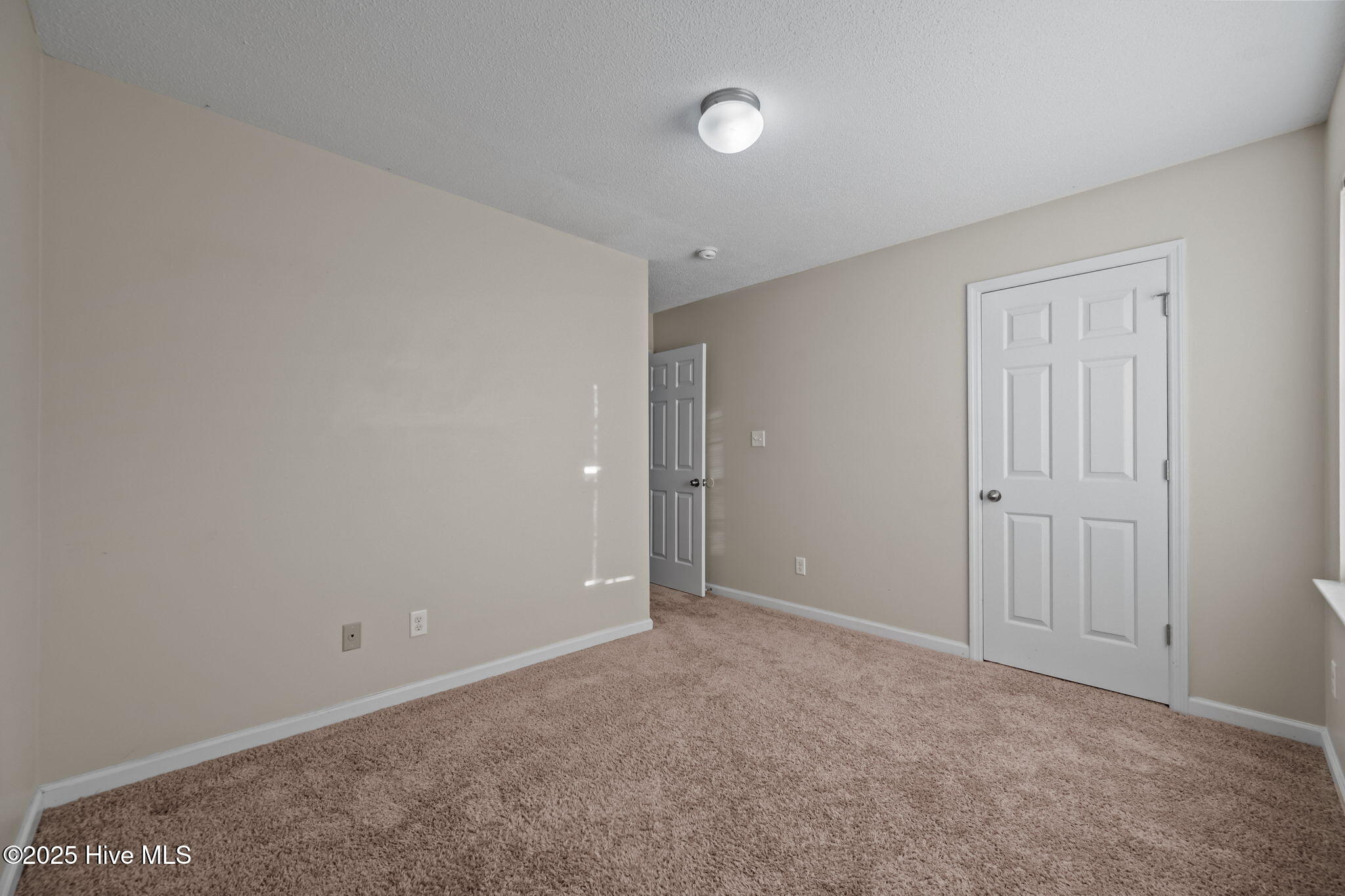 1004 Grandeur Avenue