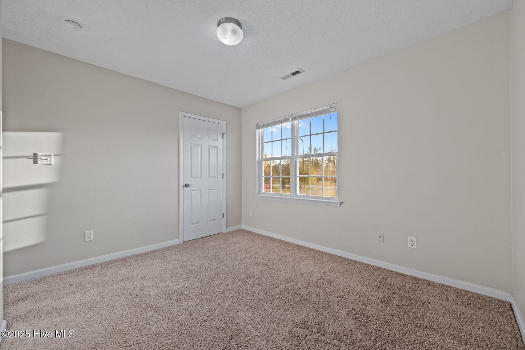 1004 Grandeur Avenue