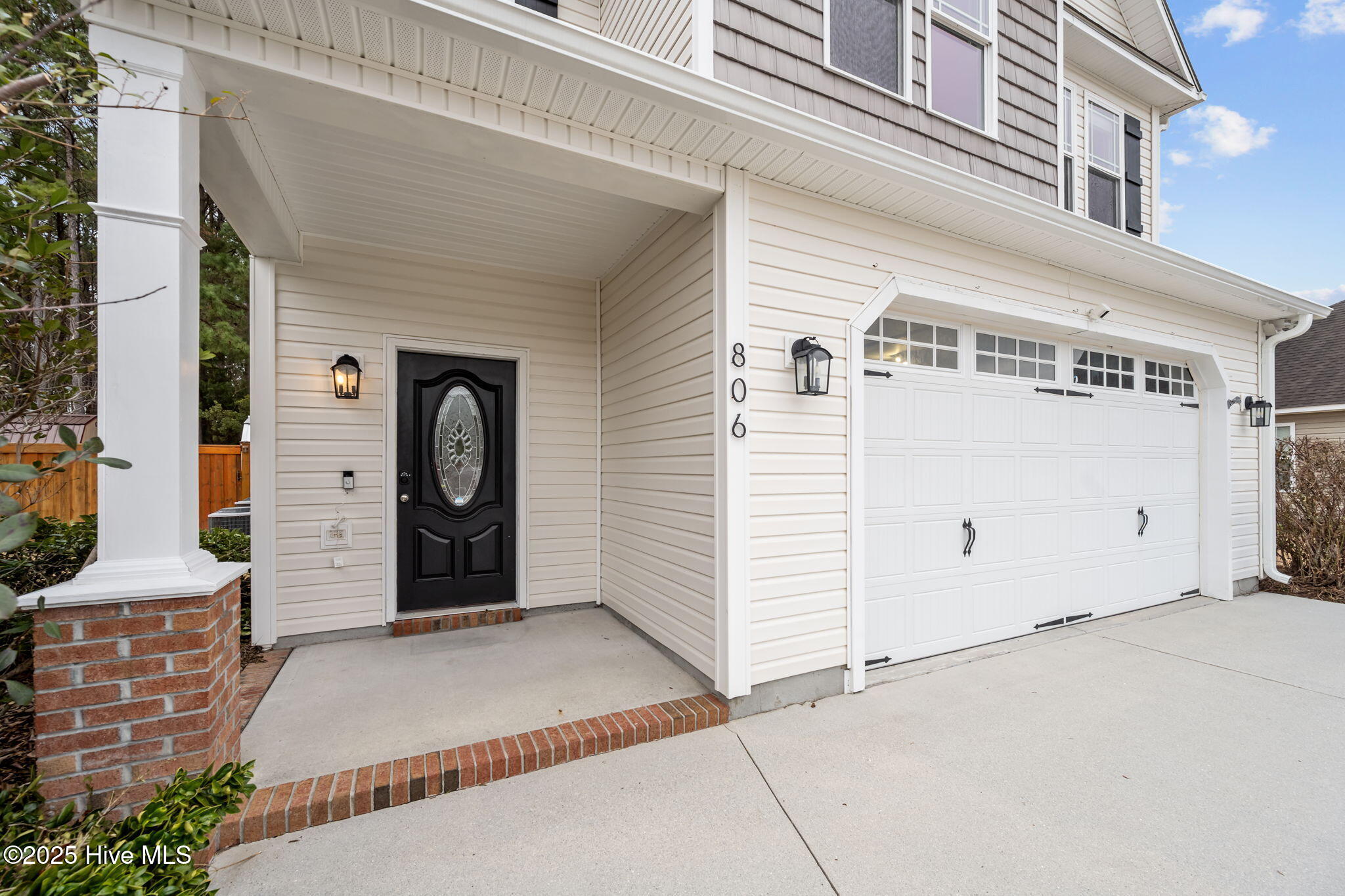 806 Fort Sumter Way