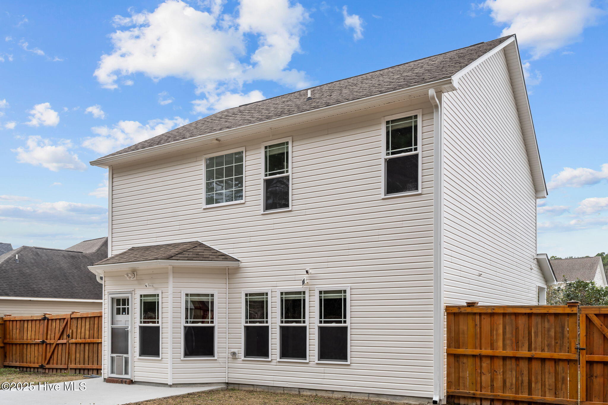 806 Fort Sumter Way