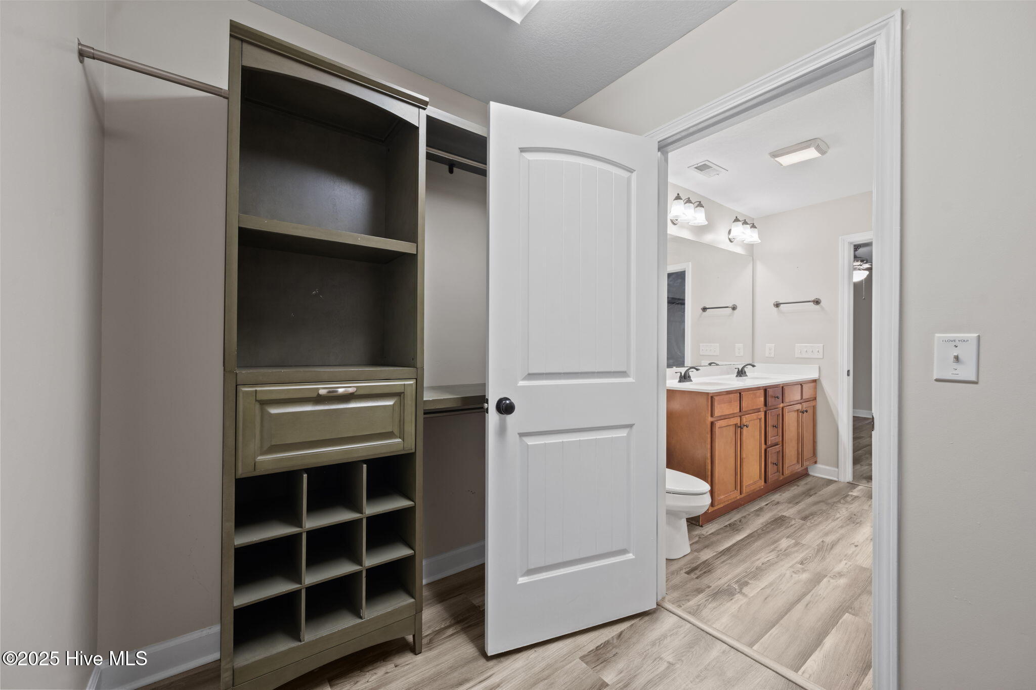 806 Fort Sumter Way