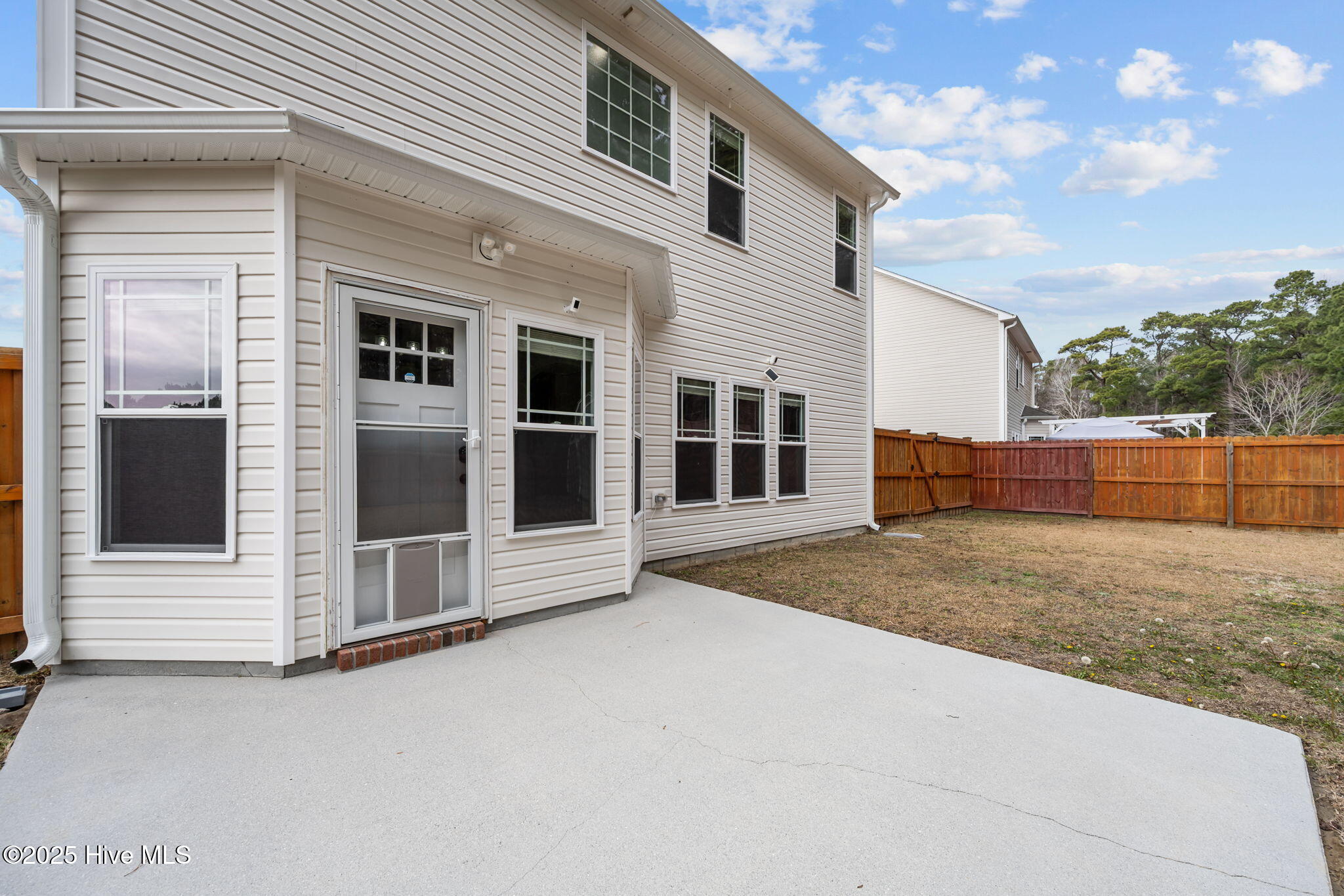 806 Fort Sumter Way