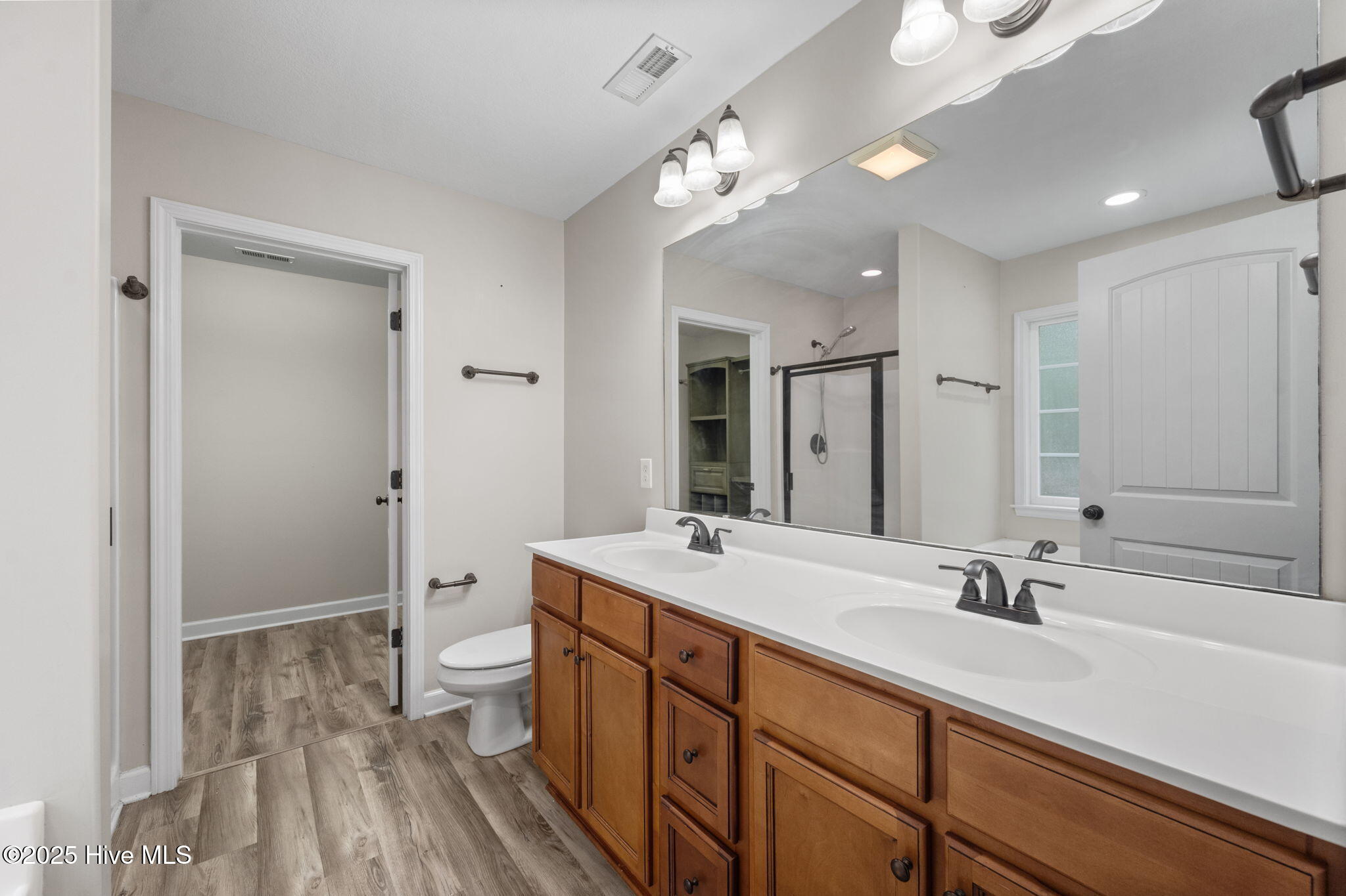 806 Fort Sumter Way